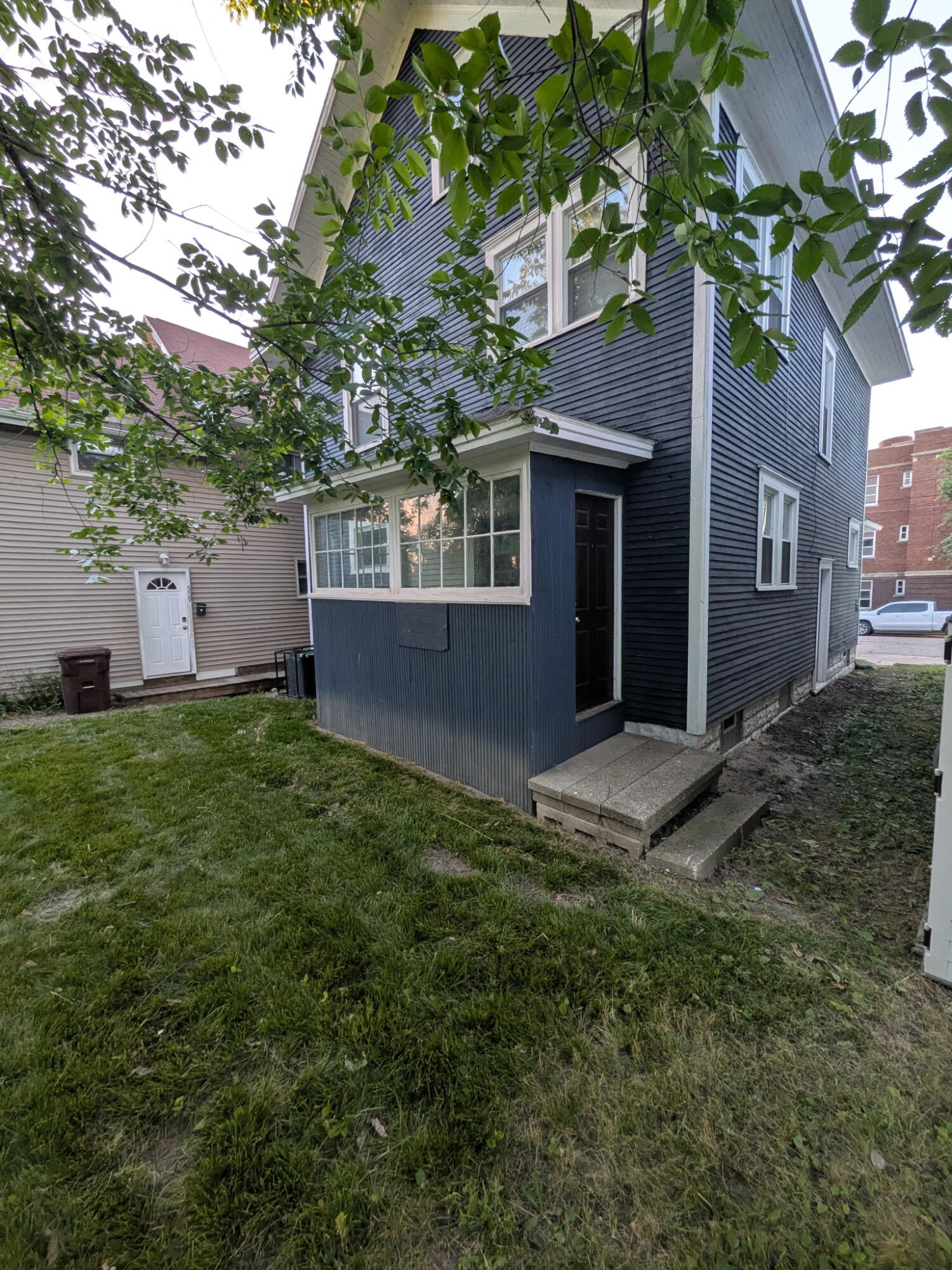 505 W Lenawee Street Property Photo 28