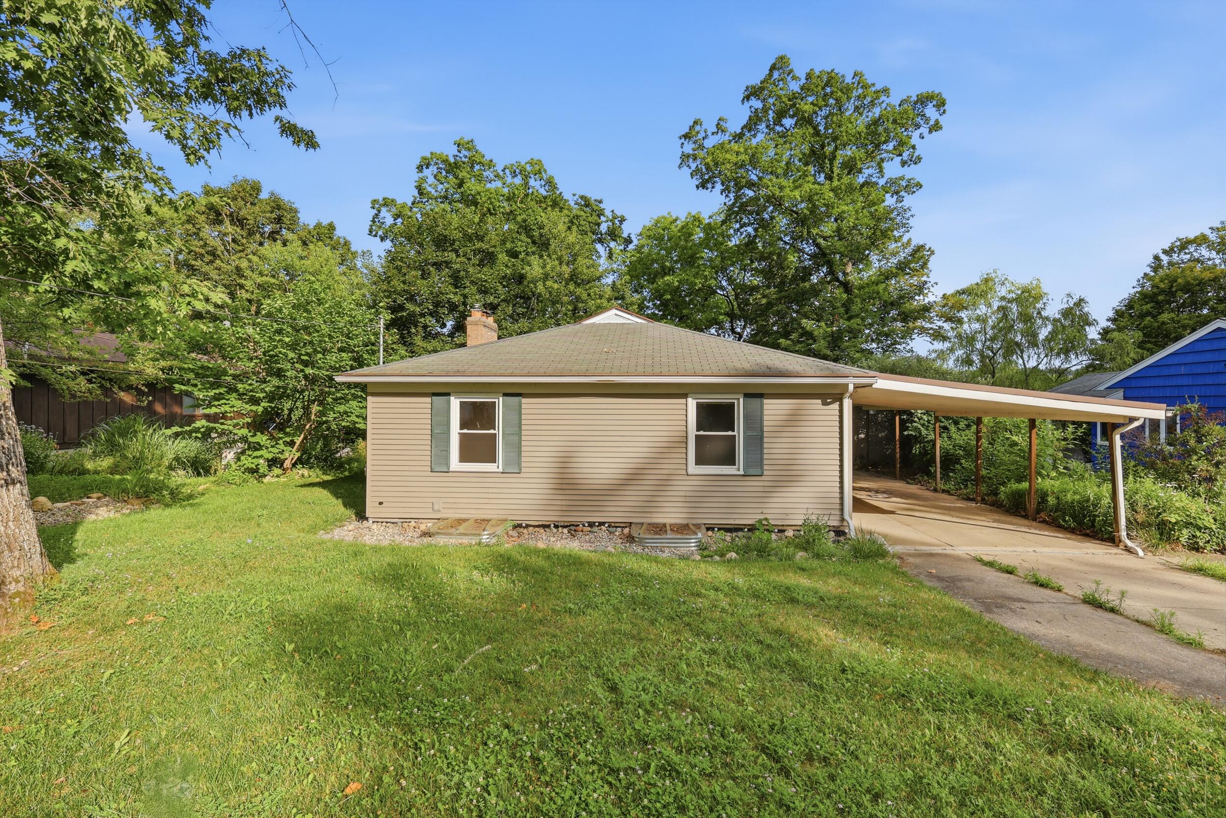 2757 Cascade Springs Drive Se Property Photo 1