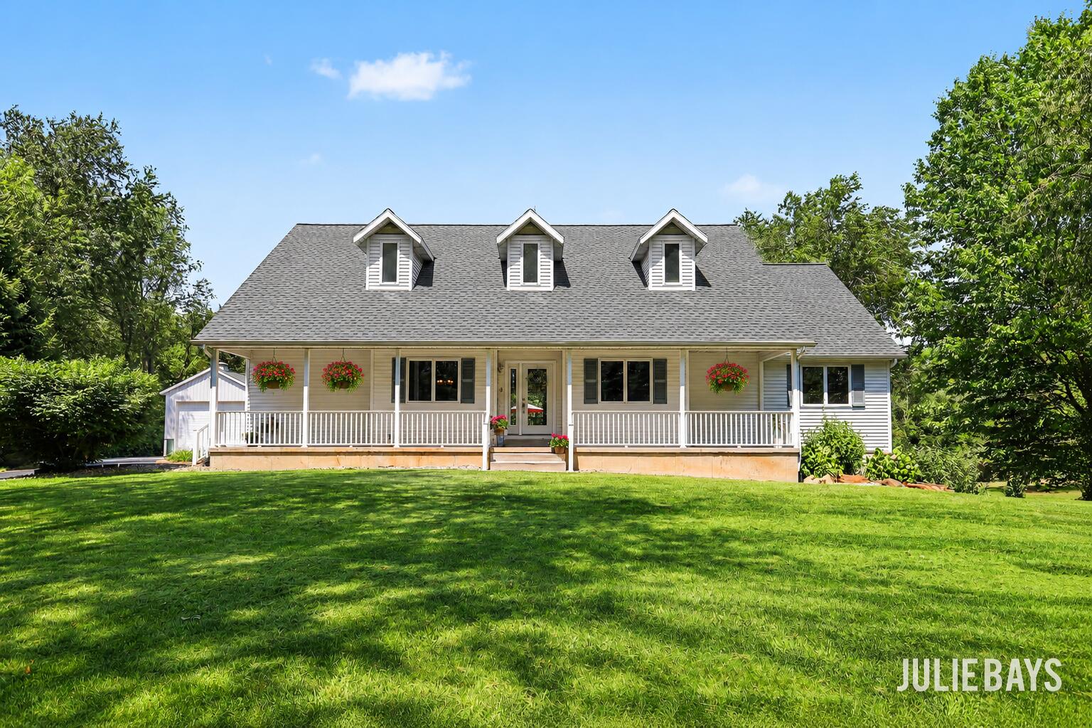 6202 Black Creek Drive Property Photo 1