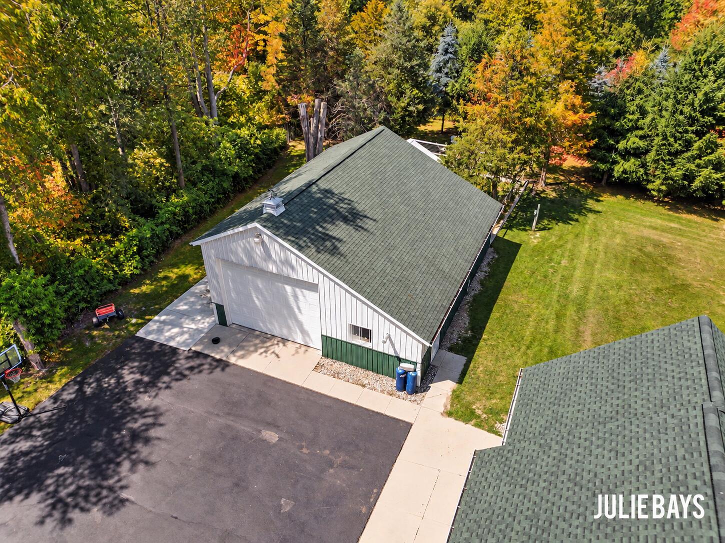 6202 Black Creek Drive Property Photo 6