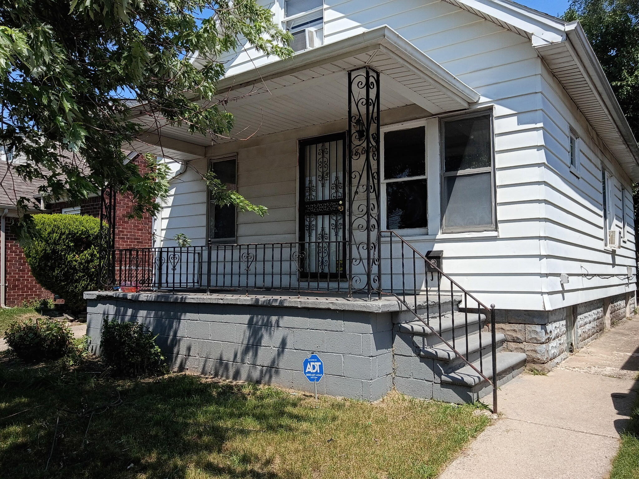 18620 Charest Street Property Photo 1