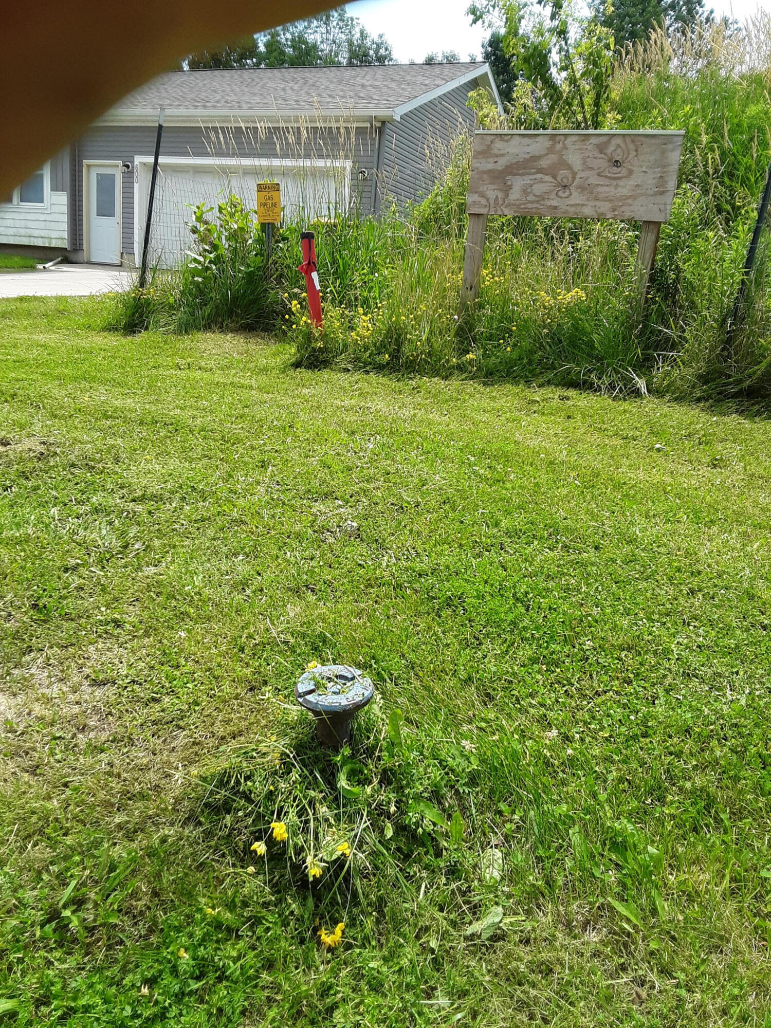 598 E North Street Property Photo 10
