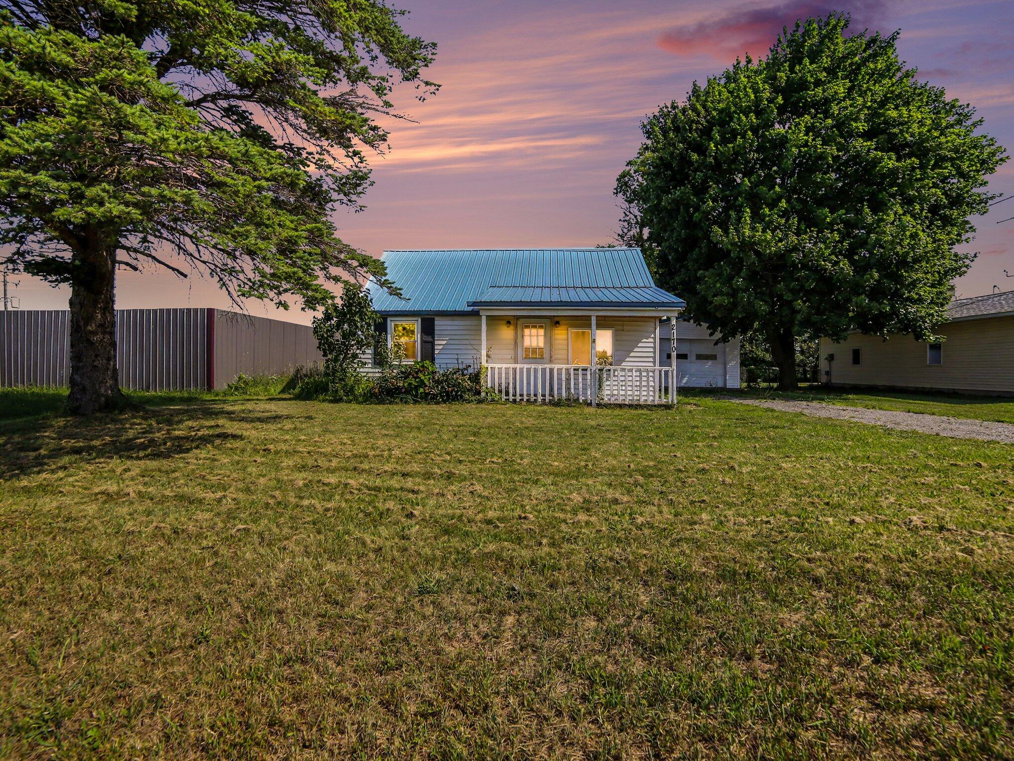 2170 E Us Highway 10 Property Photo 1