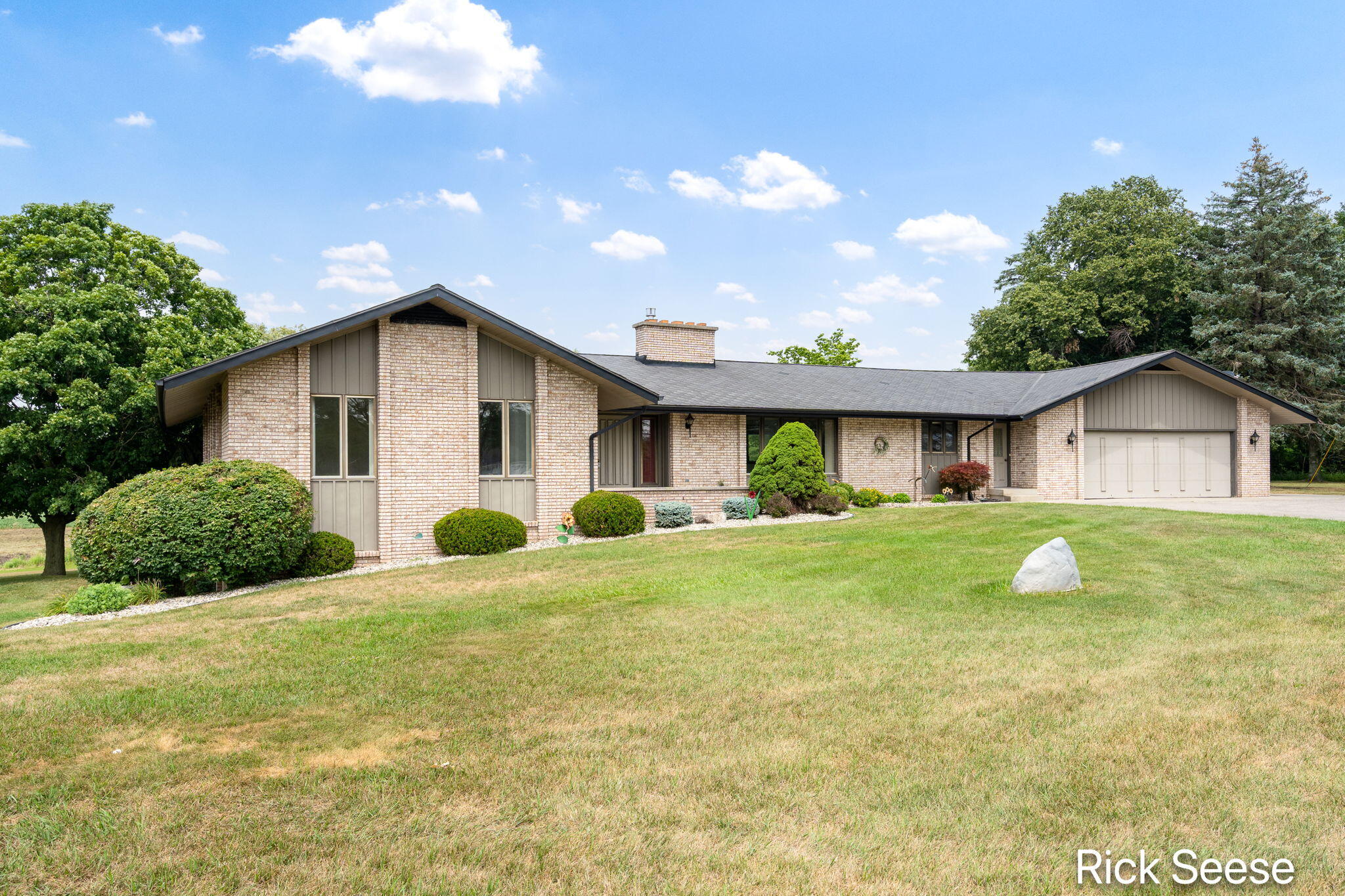 7290 Wingeier Avenue Se Property Photo 1
