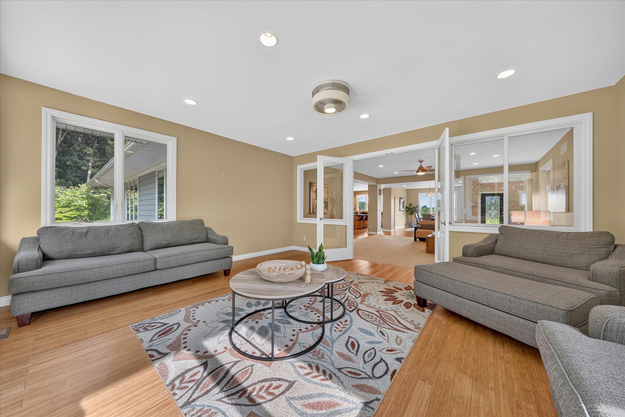 9348 Stoneview Lane Property Photo 13