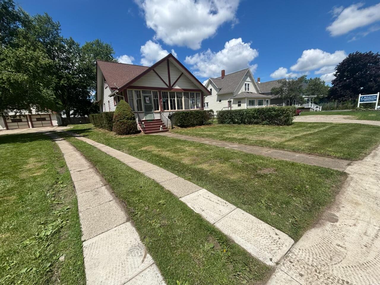 3194 Main Street Property Photo 1