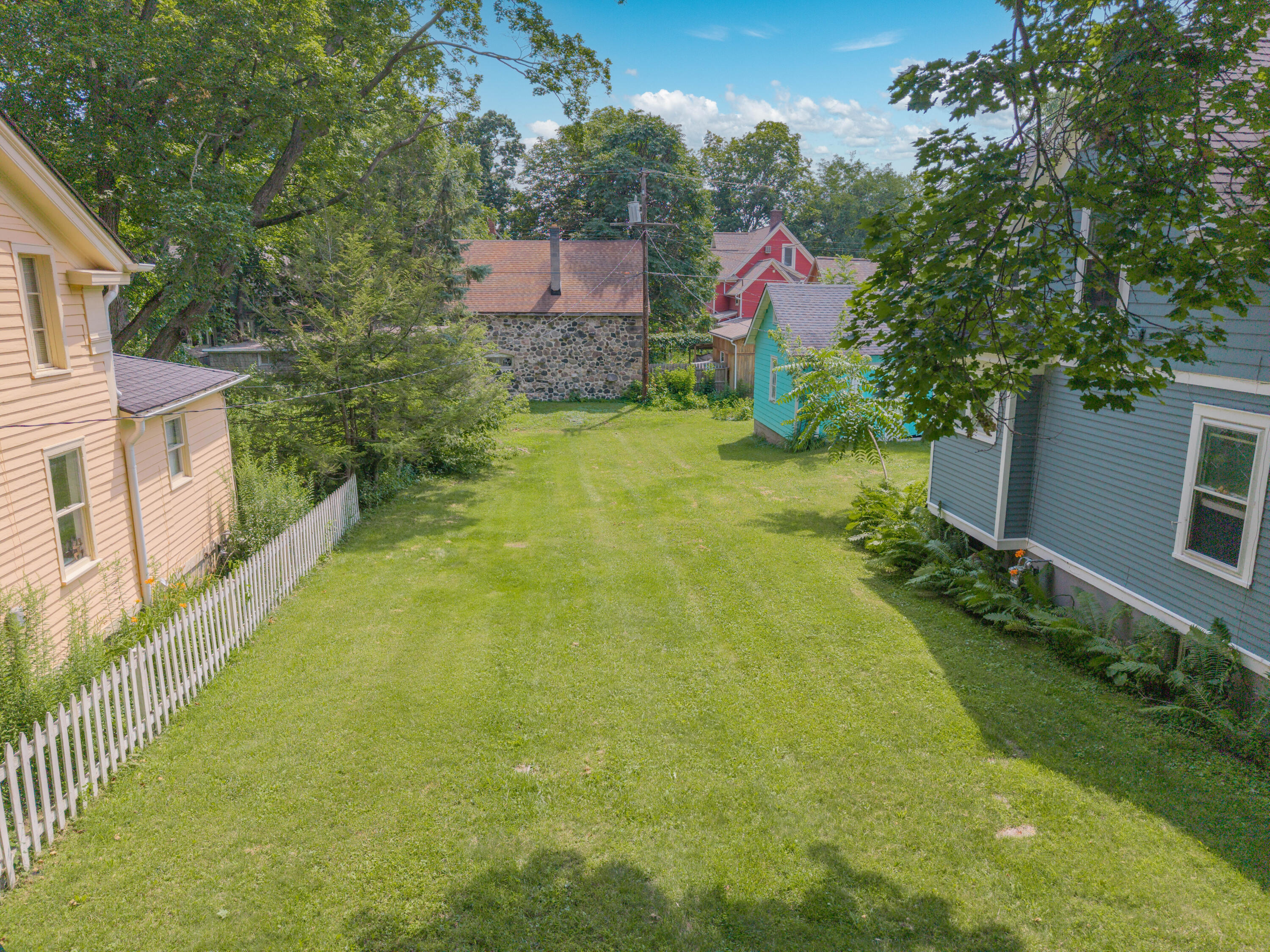 517 2nd Street Property Photo 3