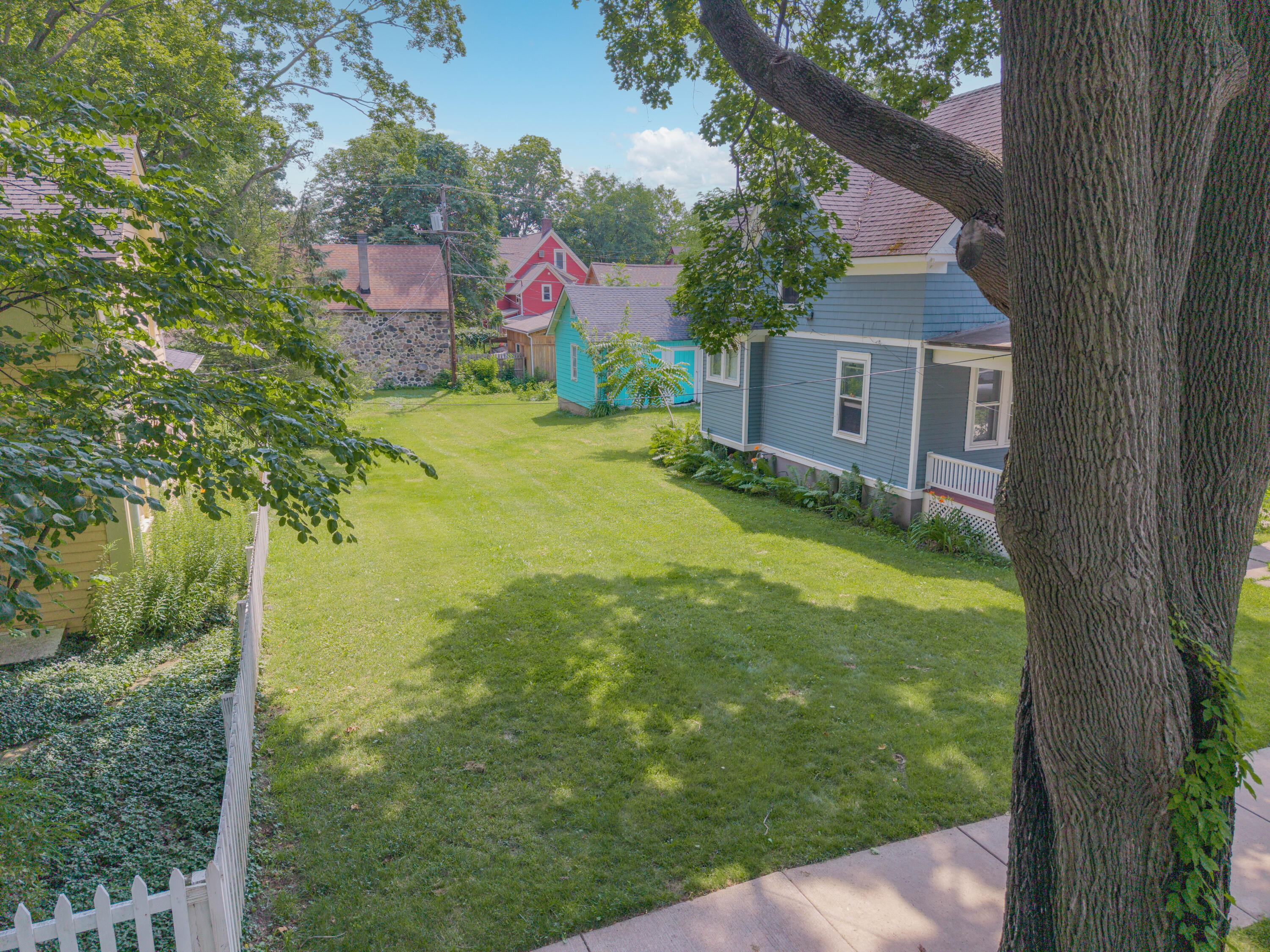 517 2nd Street Property Photo 6