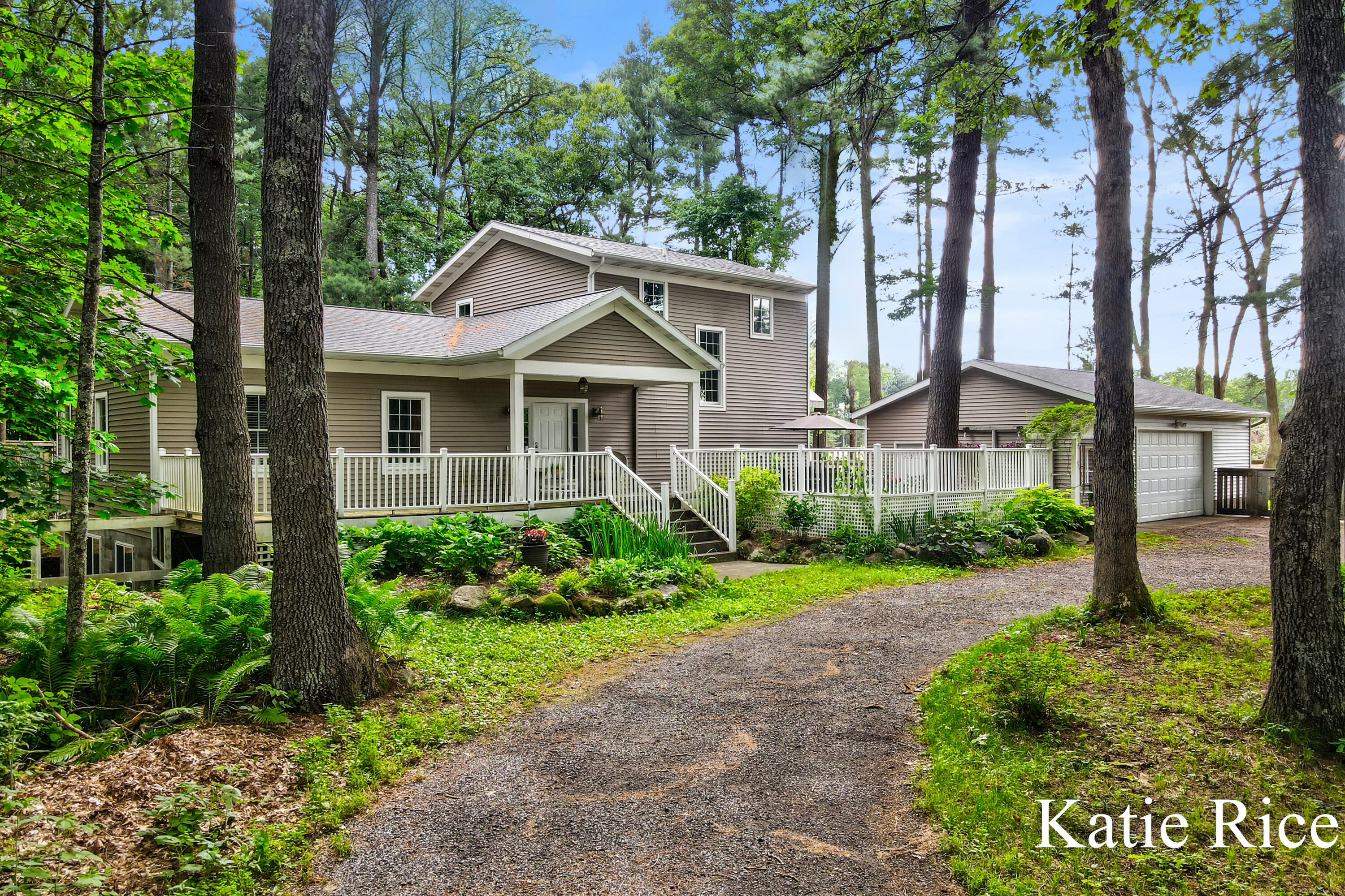 7565 Durham Road Property Photo 1