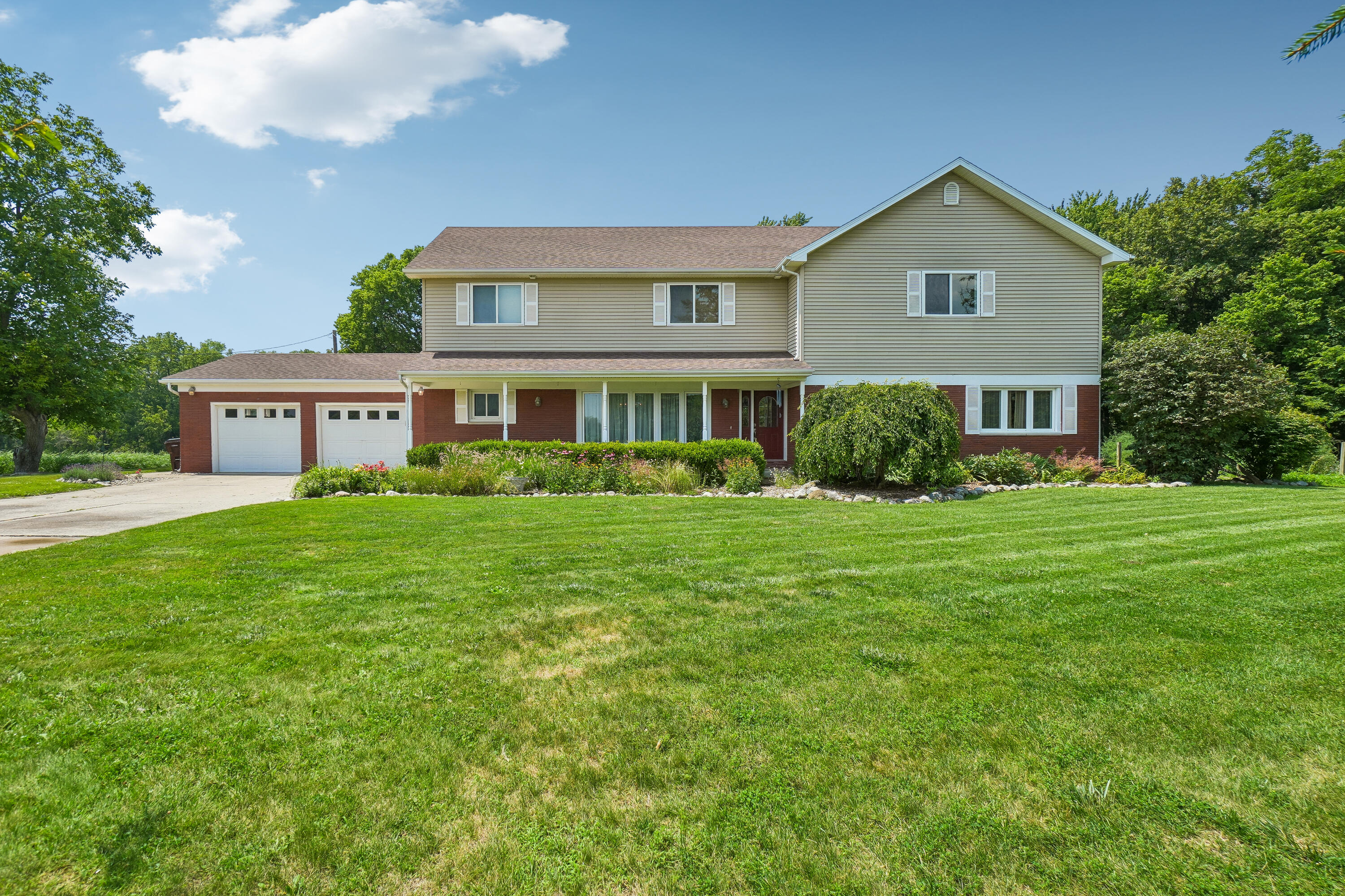 1092 Rose Road Property Photo 1