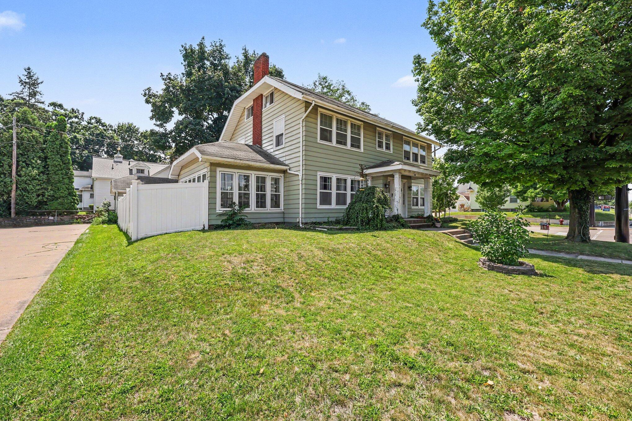 1115 W Michigan Avenue Property Photo 2