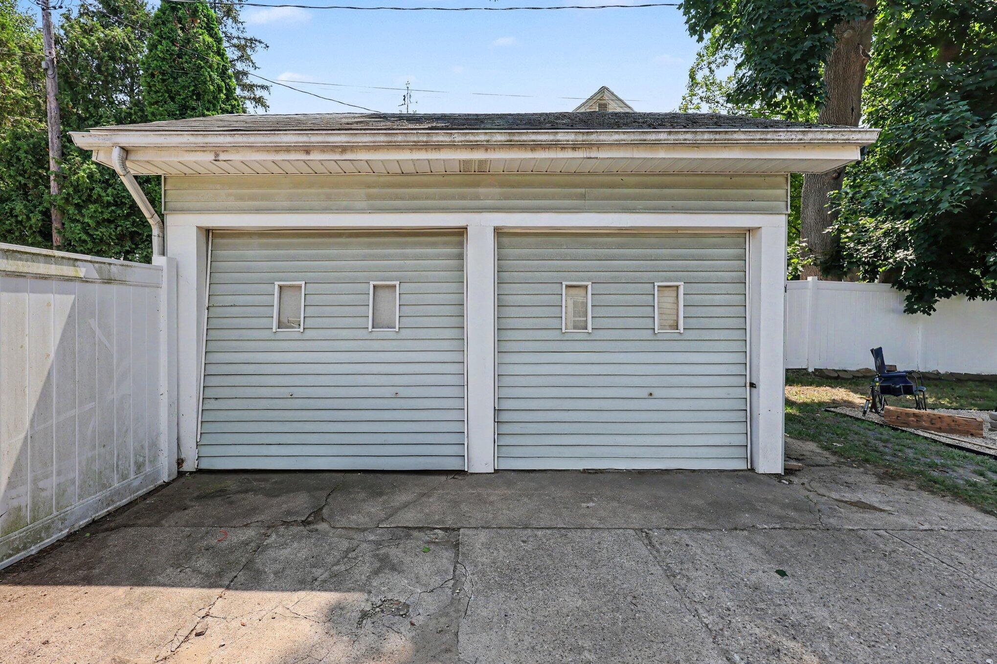1115 W Michigan Avenue Property Photo 21