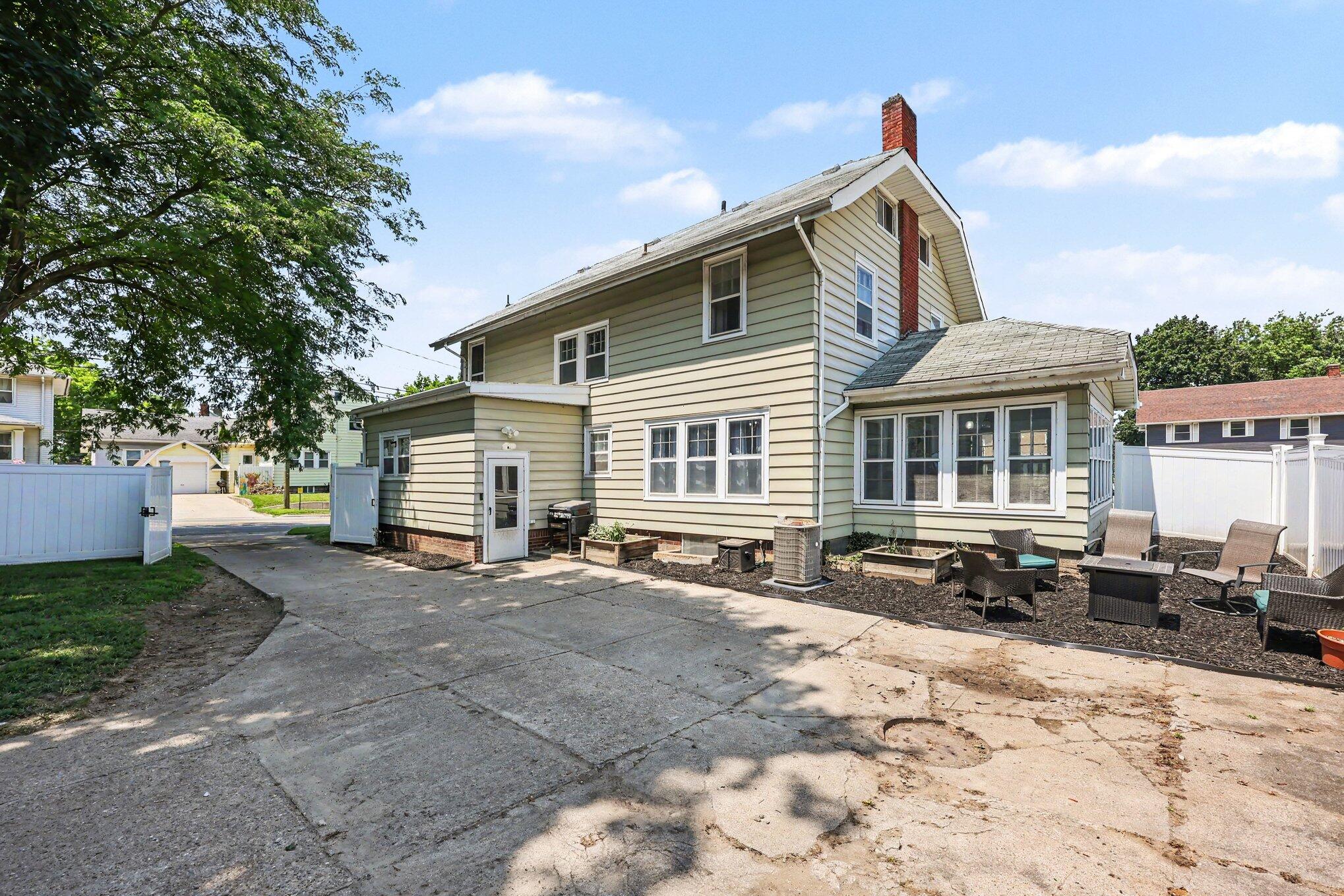 1115 W Michigan Avenue Property Photo 22