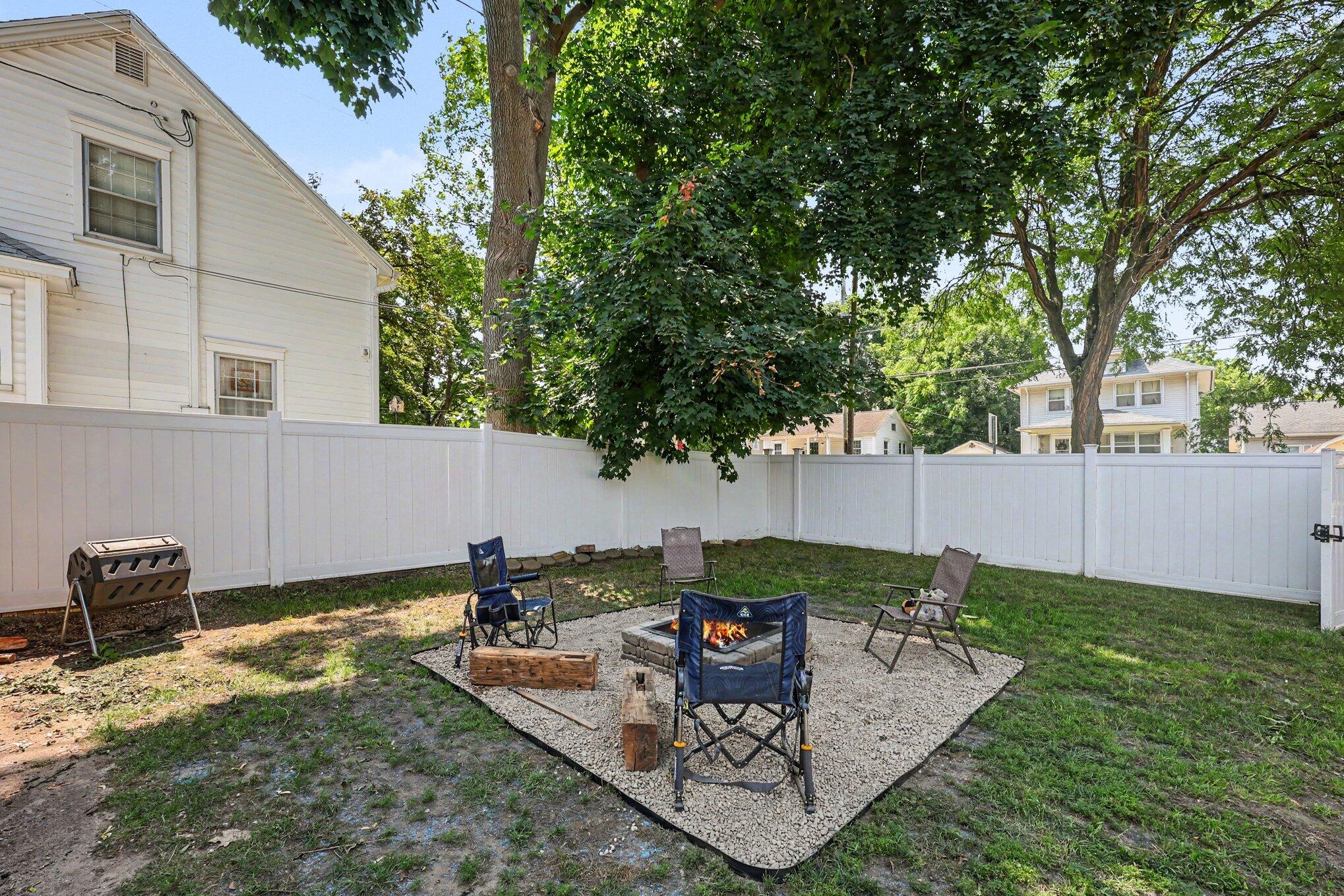 1115 W Michigan Avenue Property Photo 24