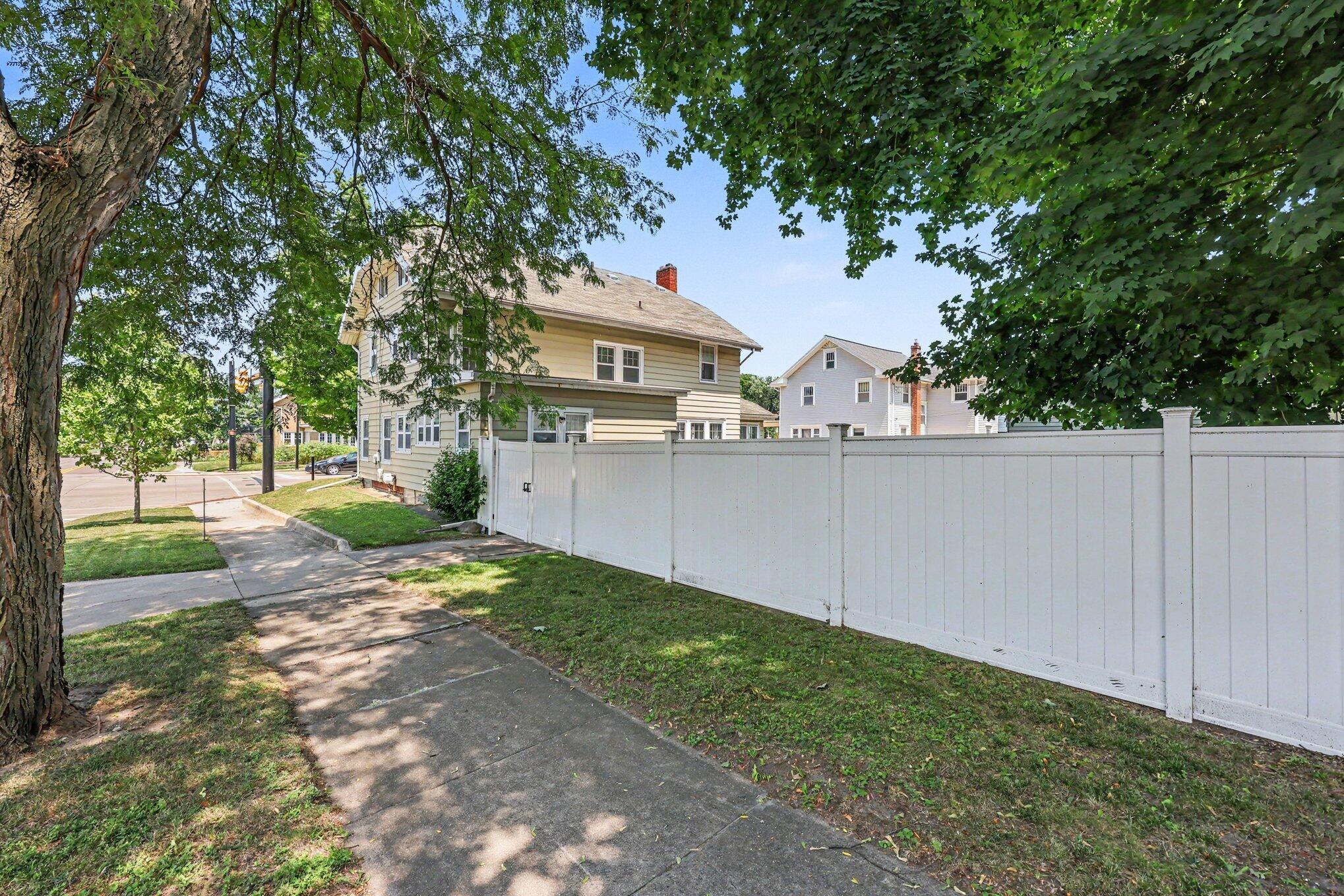 1115 W Michigan Avenue Property Photo 25