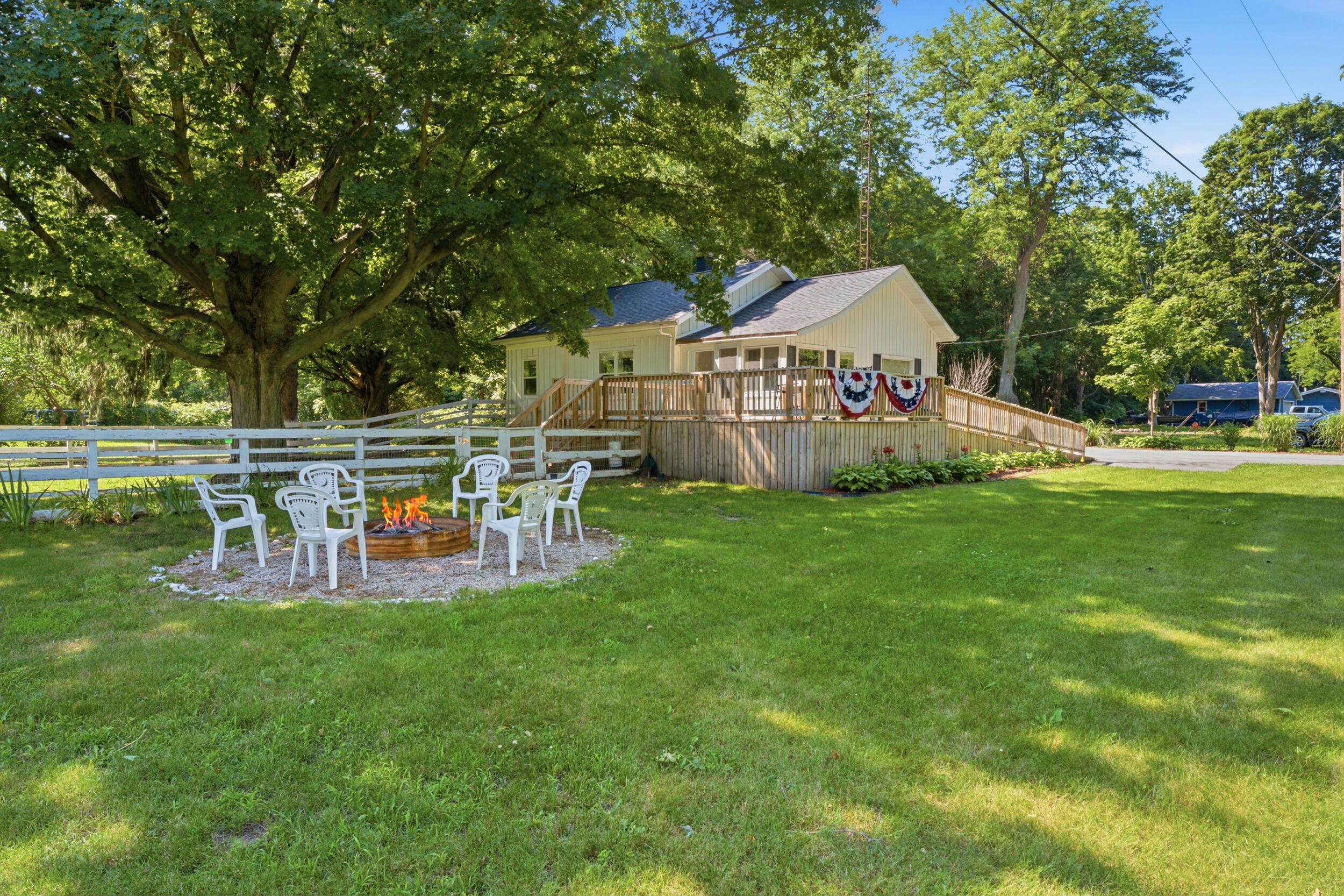 4136 Pier Road Property Photo 3