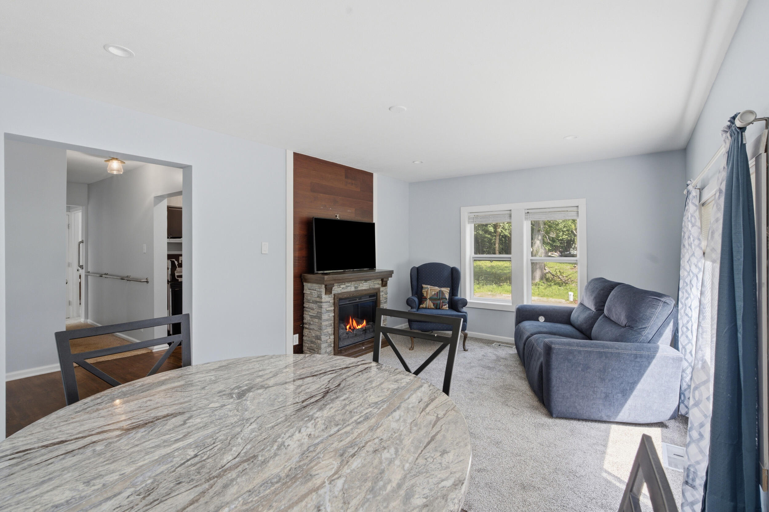 4136 Pier Road Property Photo 9