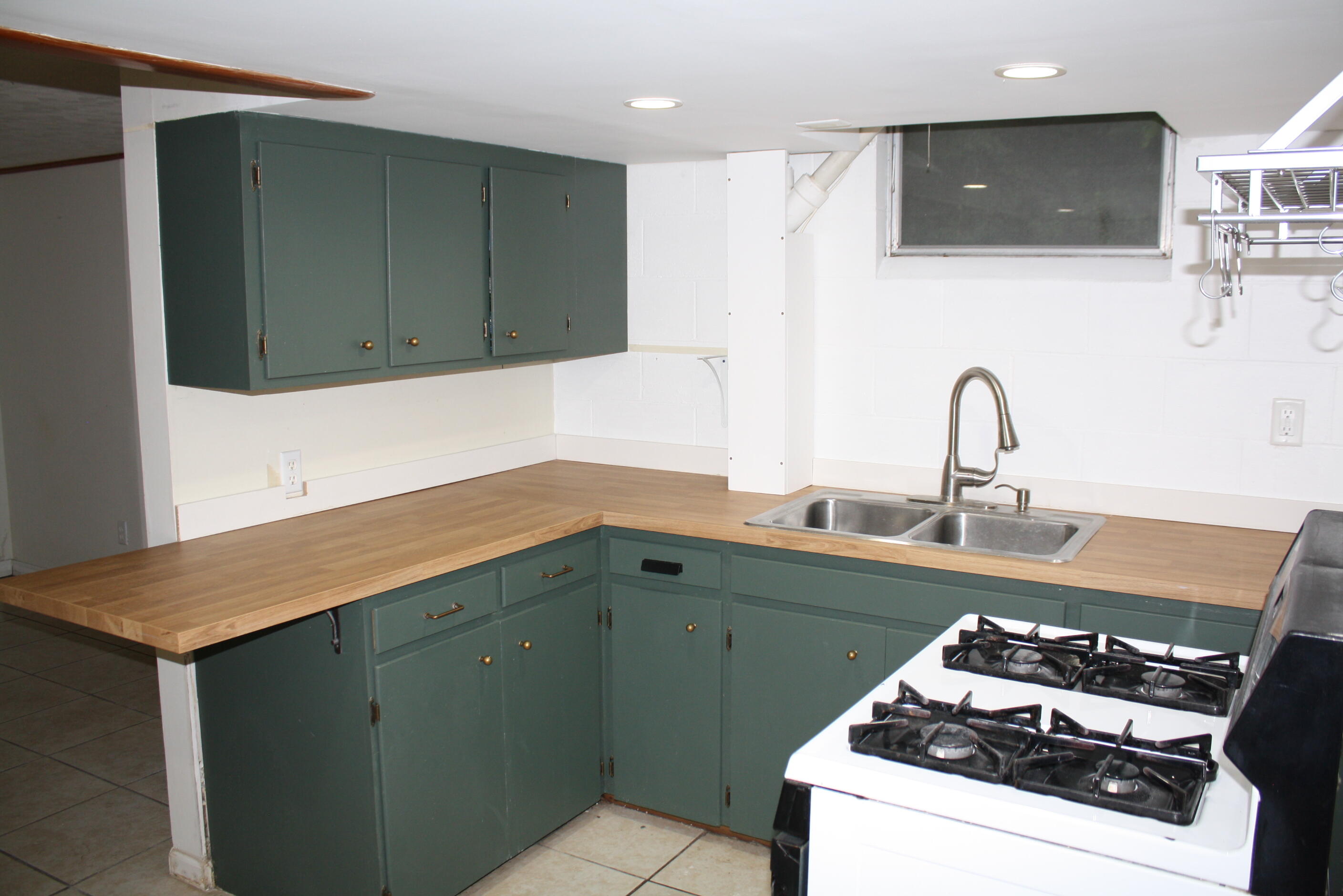 8696 Maplewood Drive Property Photo 8