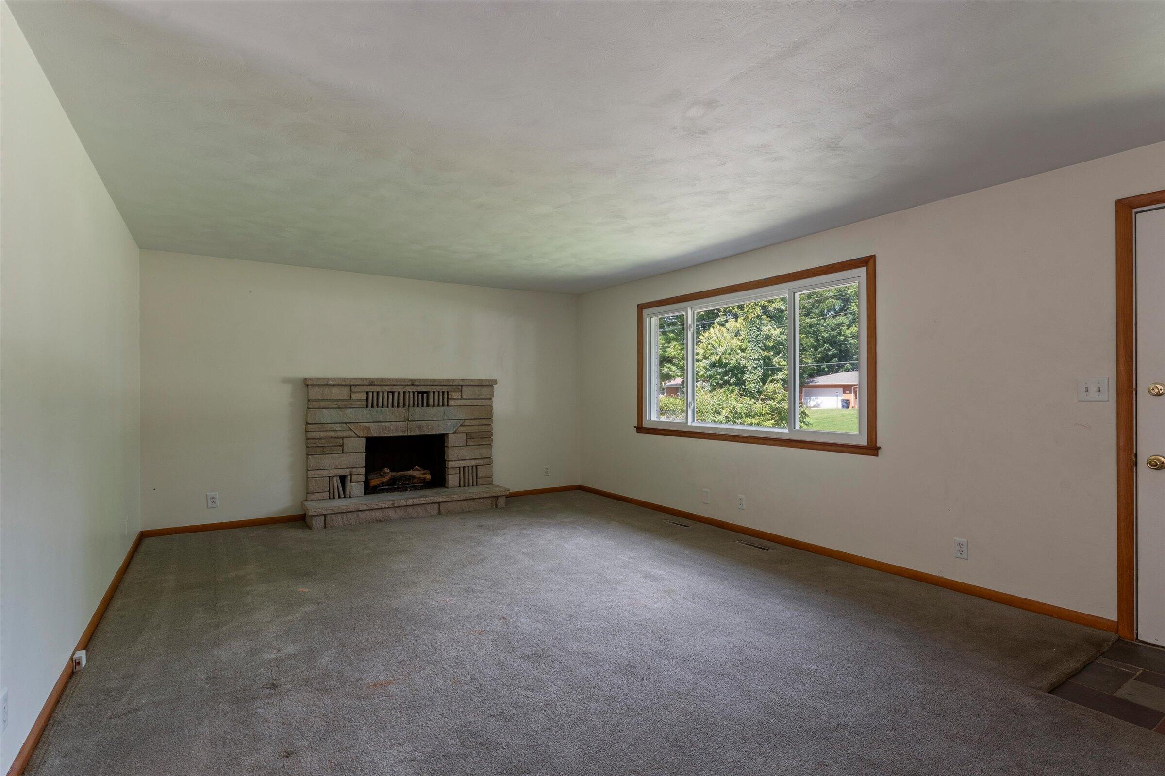 8696 Maplewood Drive Property Photo 10