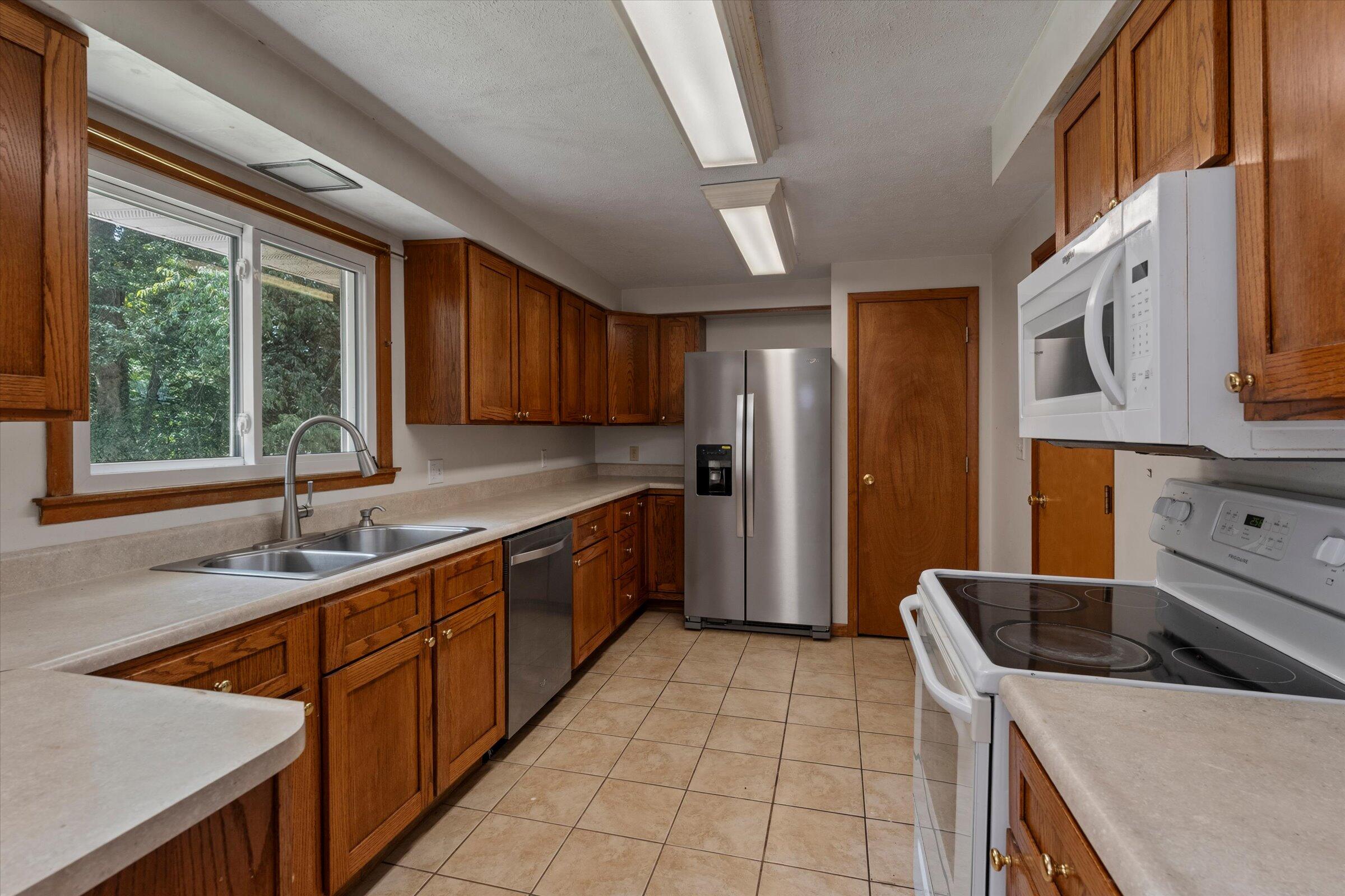 8696 Maplewood Drive Property Photo 13