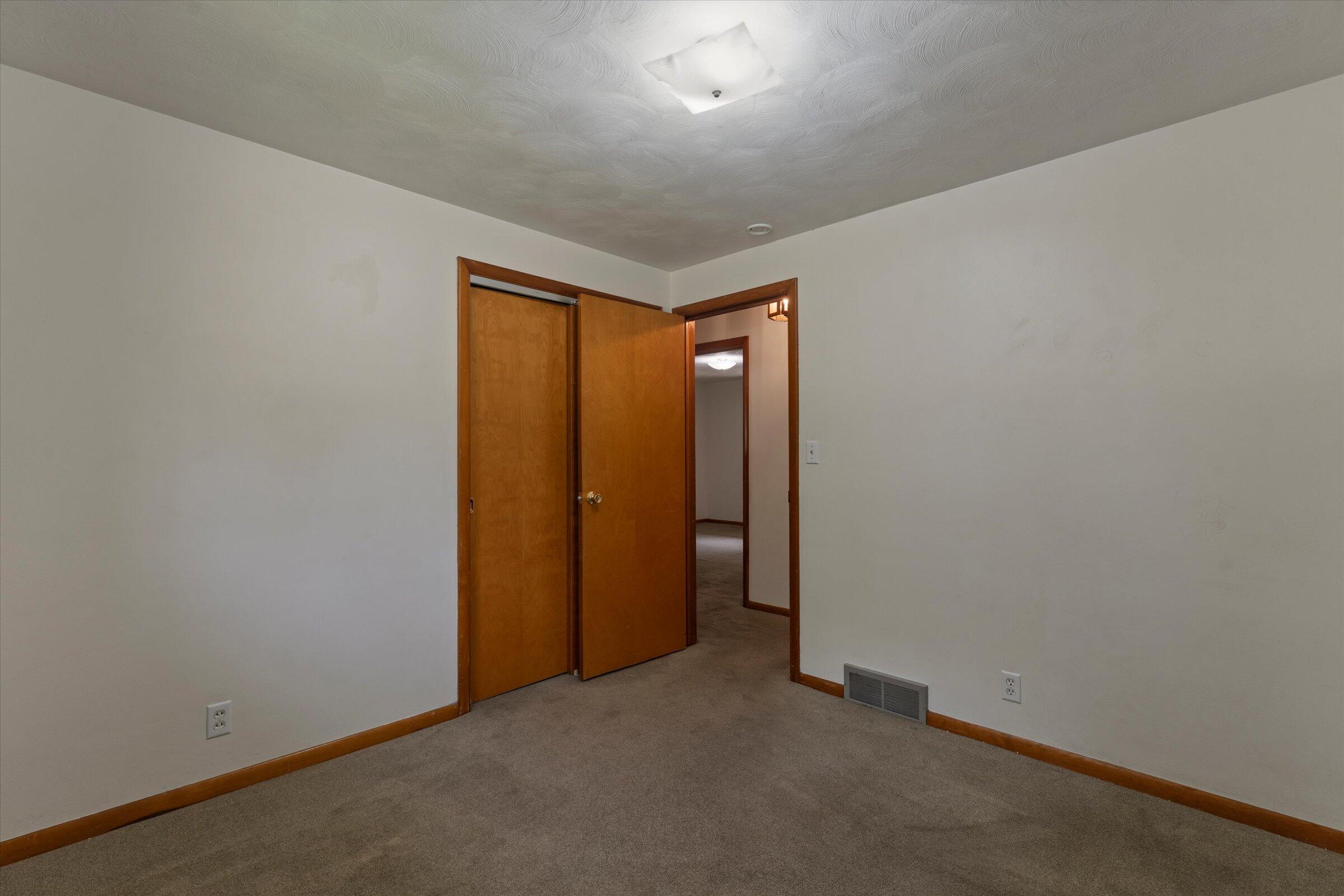 8696 Maplewood Drive Property Photo 16
