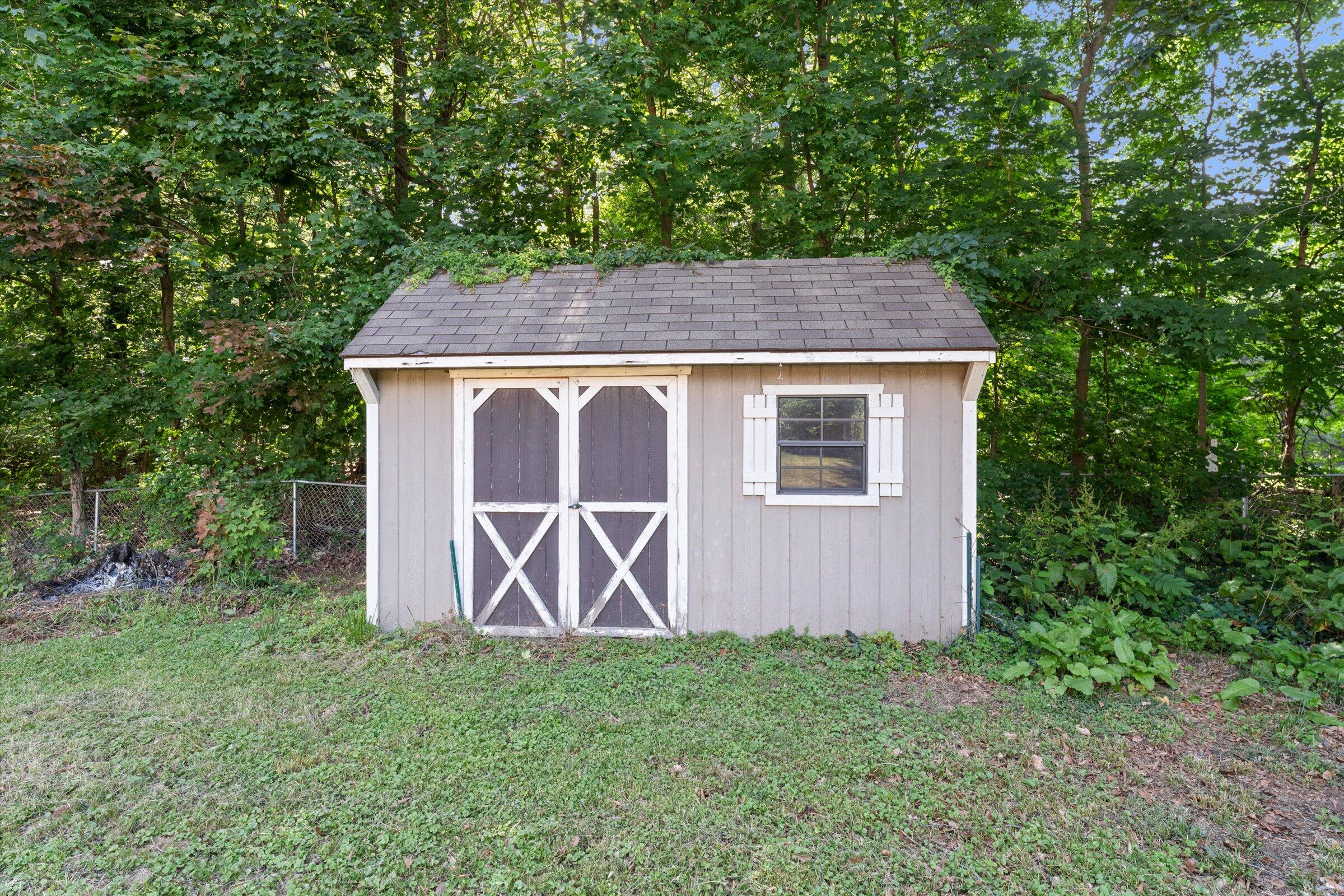 8696 Maplewood Drive Property Photo 33