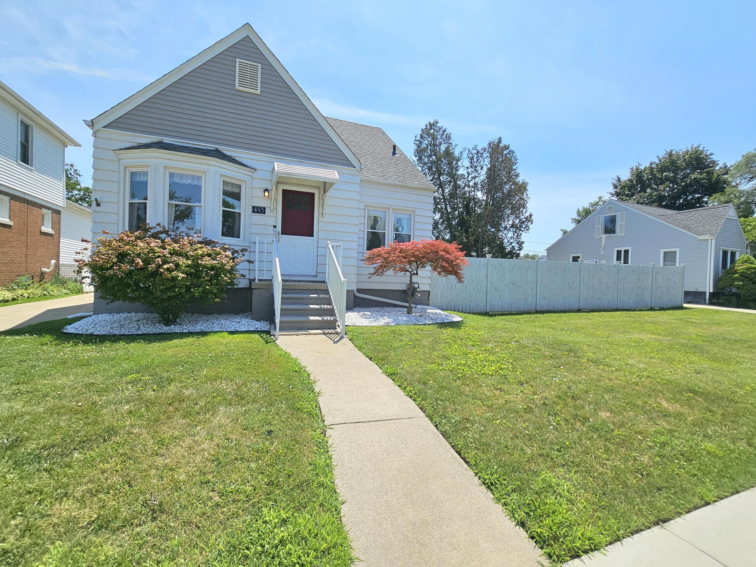 495 North Drive Property Photo 1
