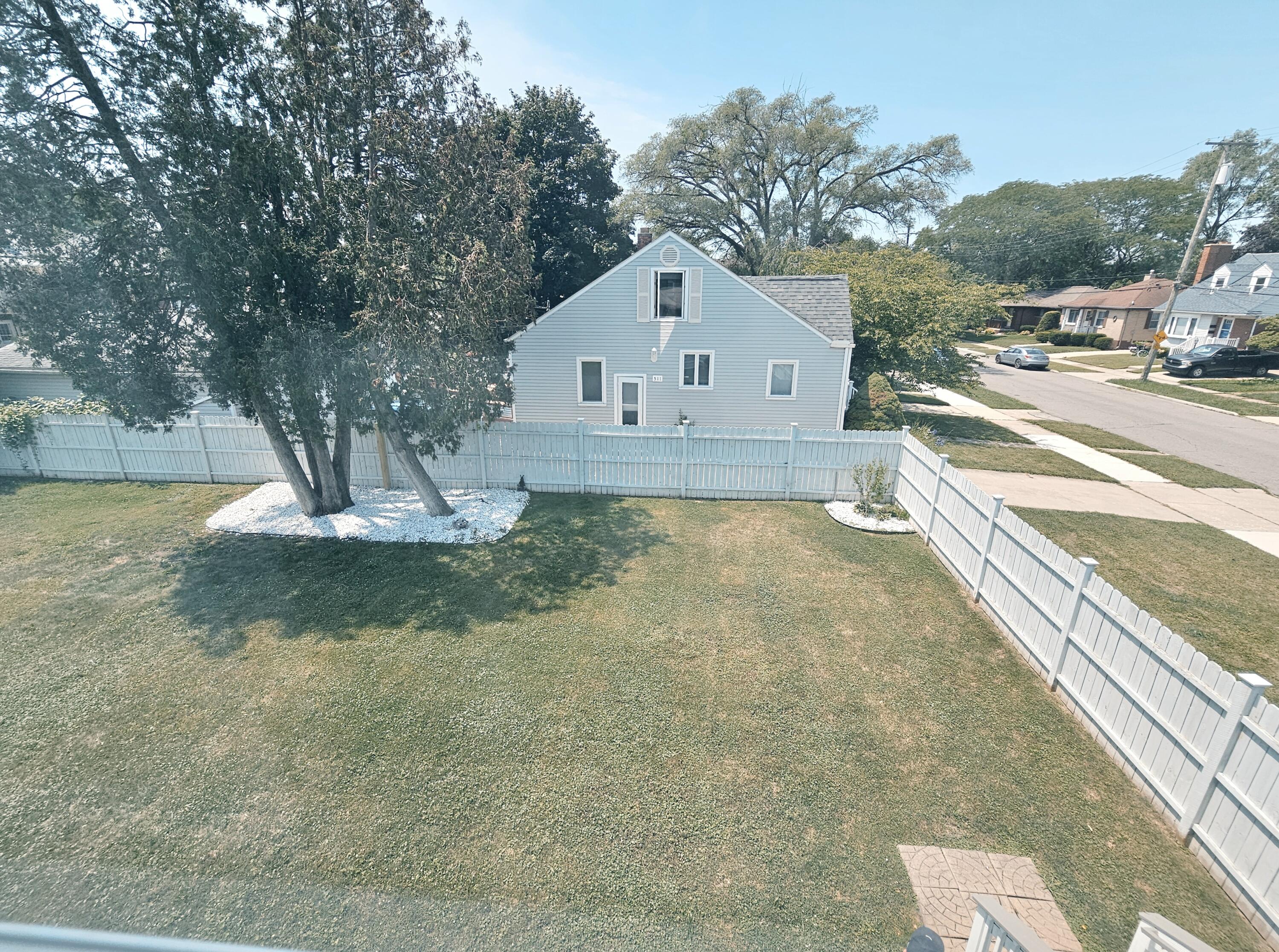 495 North Drive Property Photo 12