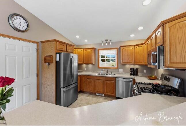 3350 Egner Street Ne Property Photo 6