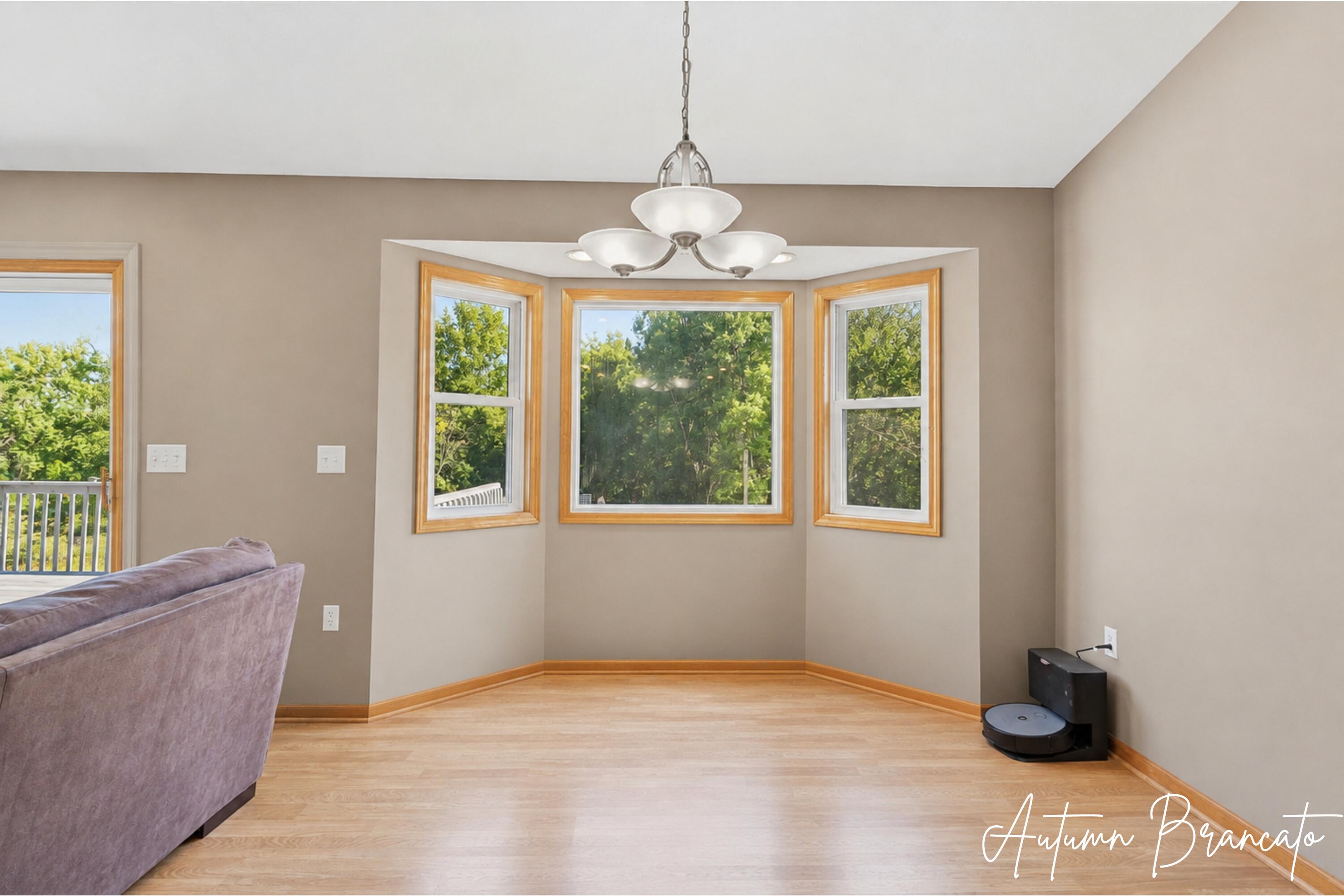 3350 Egner Street Ne Property Photo 8