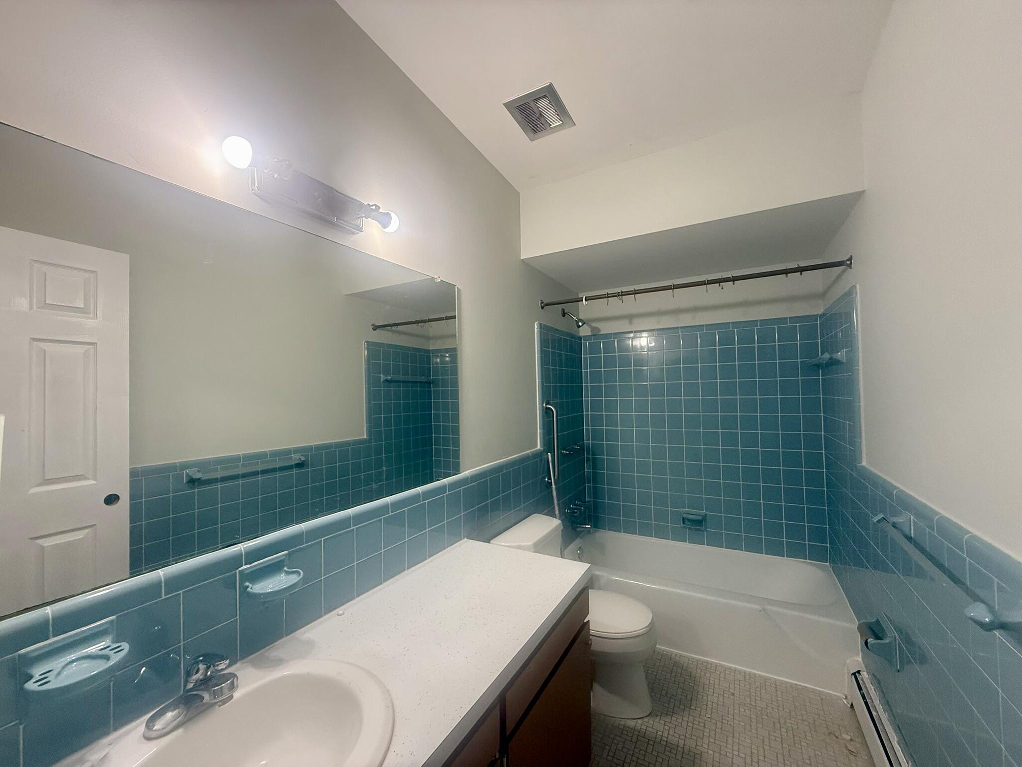 410 S Revena Boulevard Property Photo 7