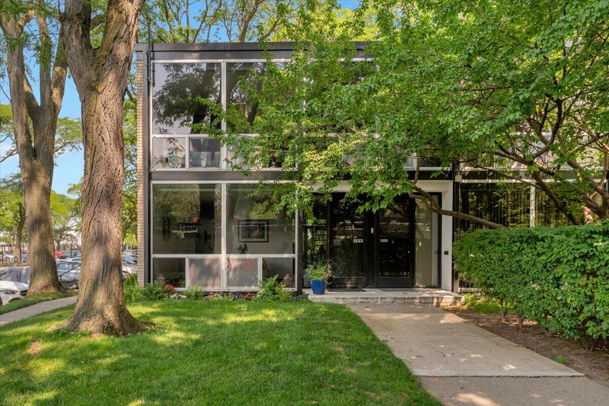 1333 Nicolet Place Property Photo 1