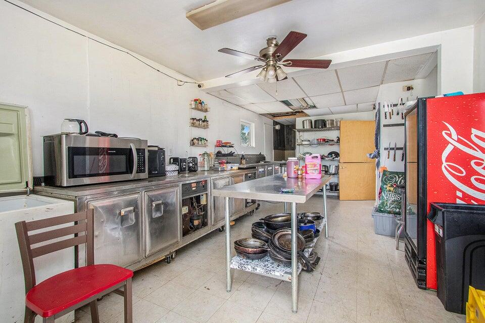 952 Pipestone Street Property Photo 14
