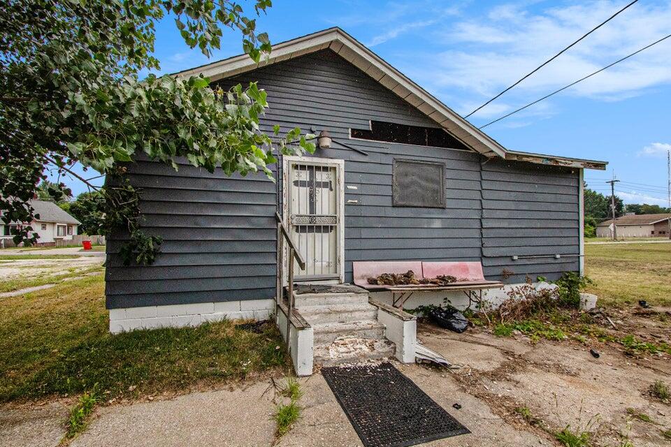 952 Pipestone Street Property Photo 16