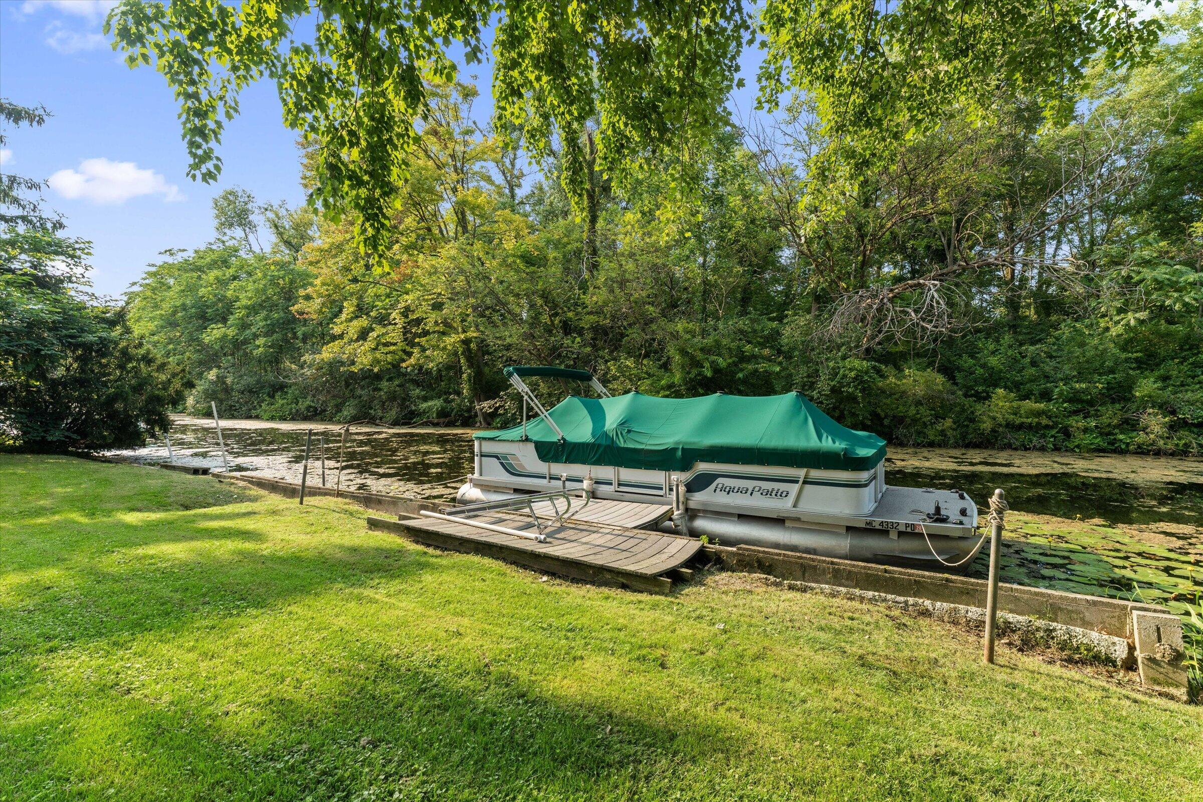 21684 Channel Parkway Property Photo 8
