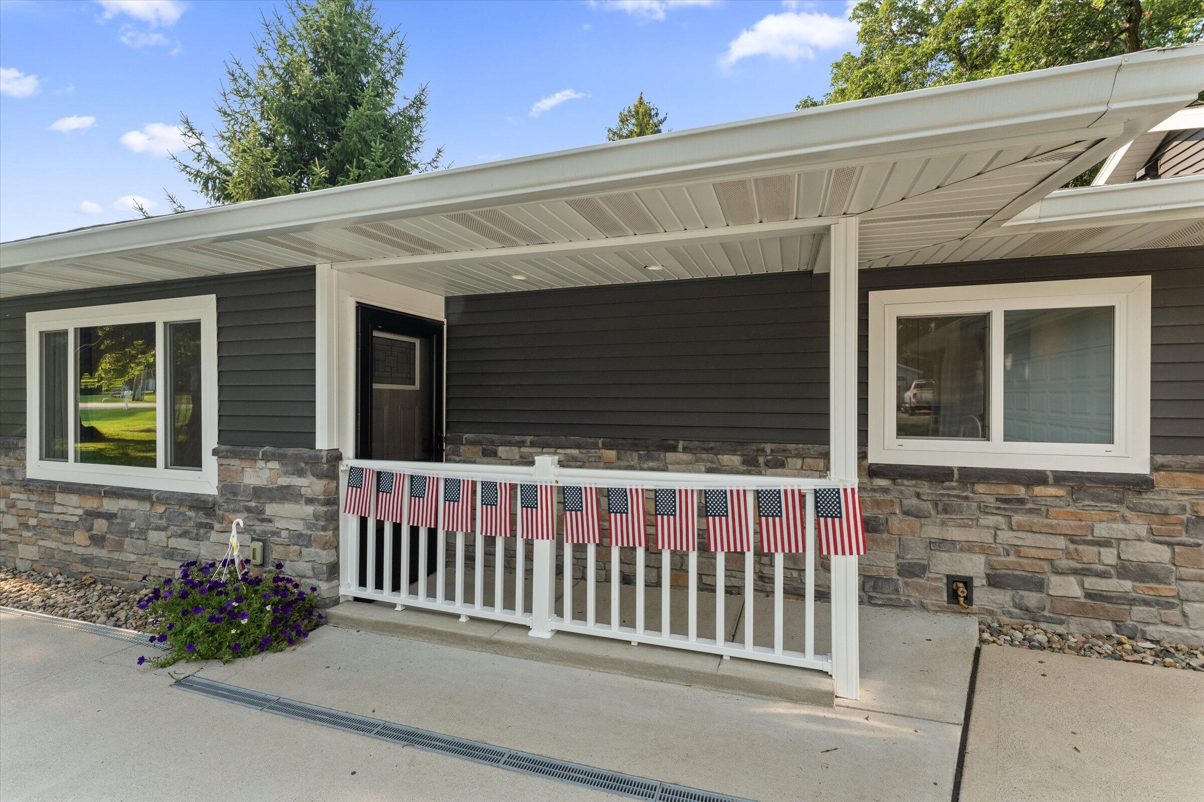 21684 Channel Parkway Property Photo 10