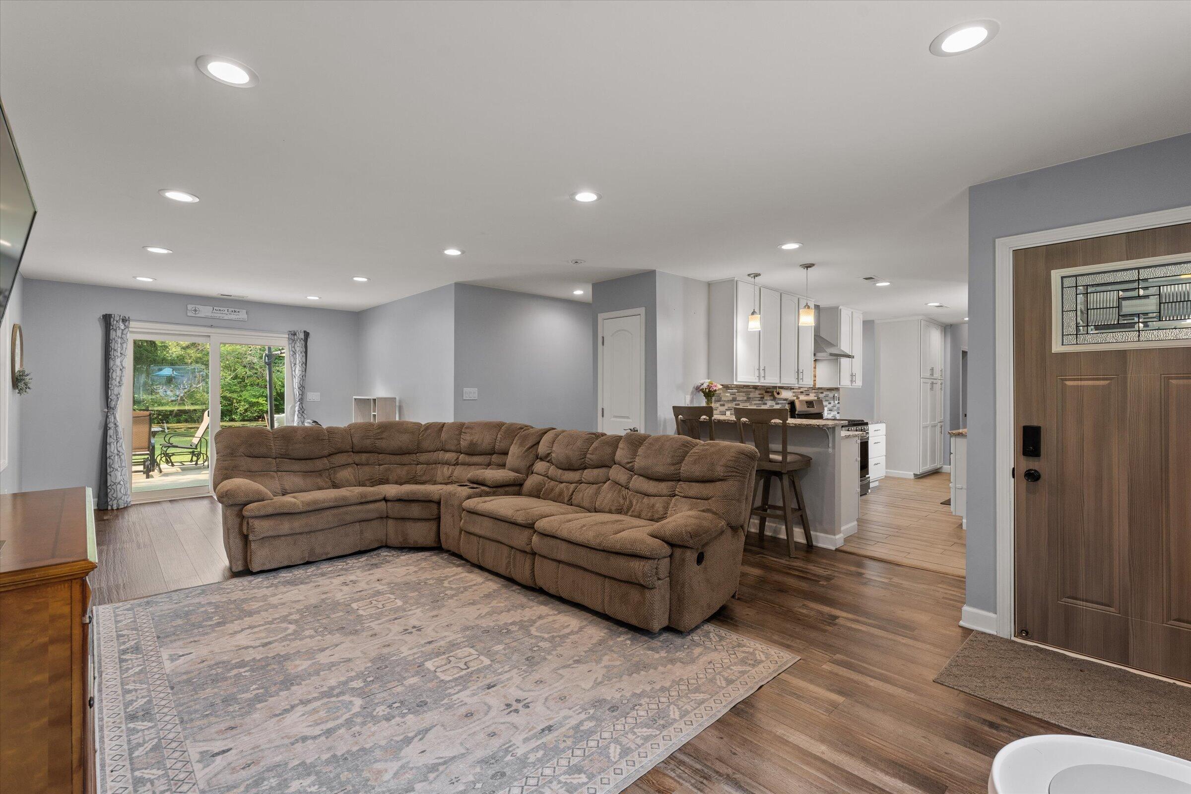 21684 Channel Parkway Property Photo 14