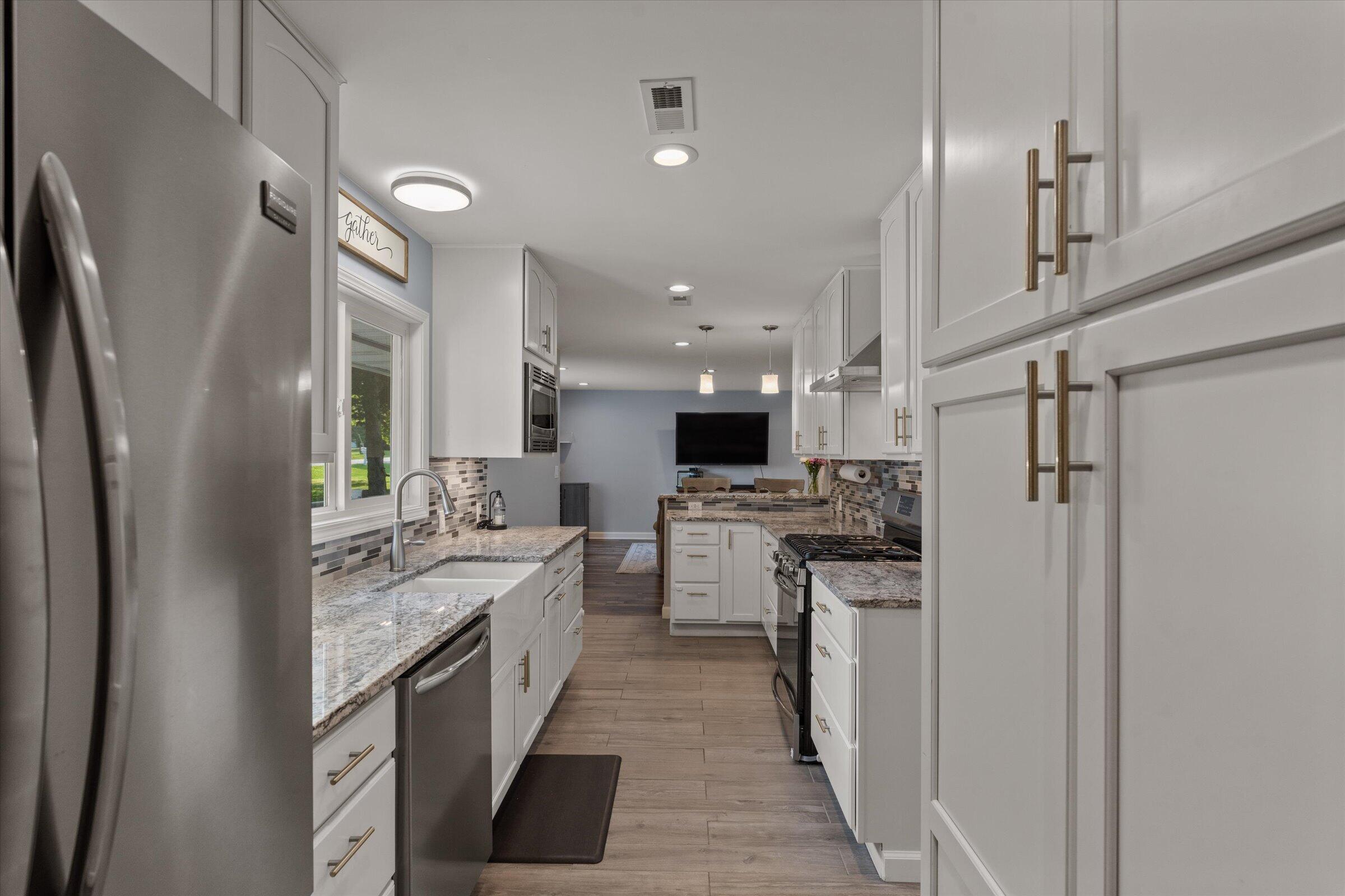 21684 Channel Parkway Property Photo 16