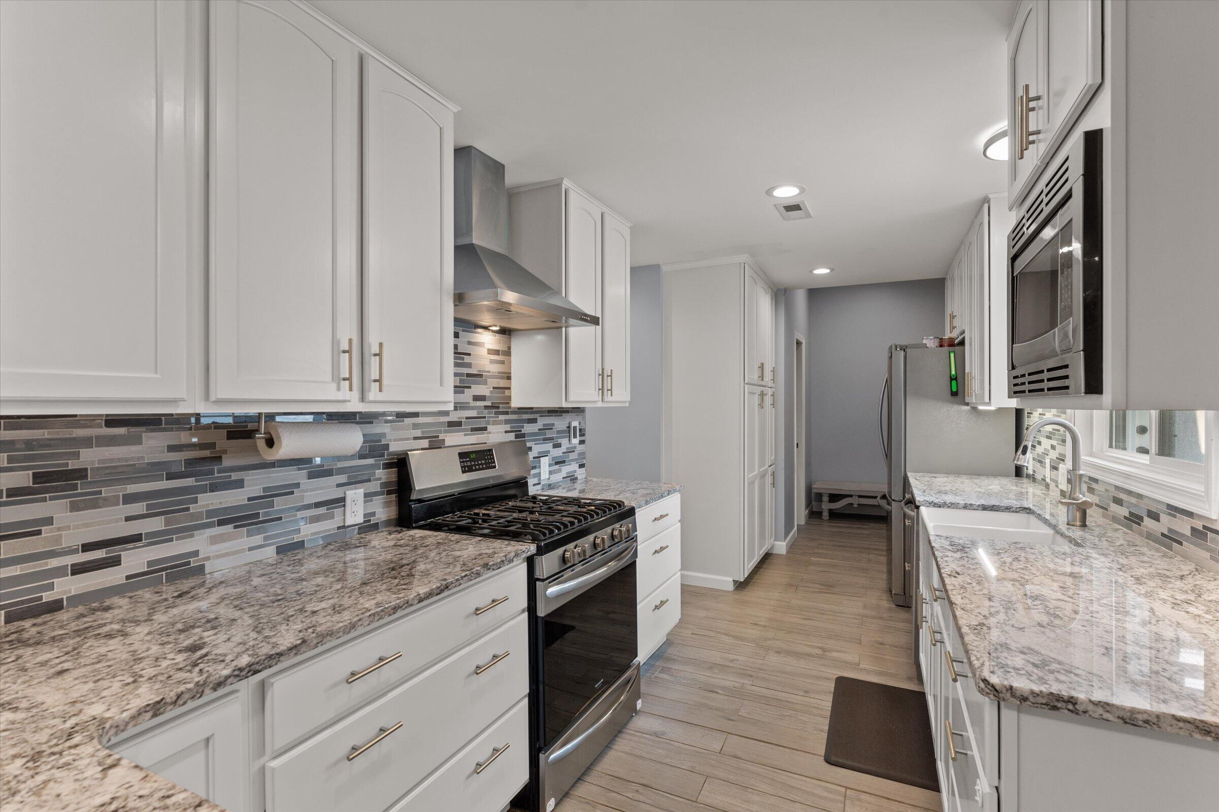 21684 Channel Parkway Property Photo 18