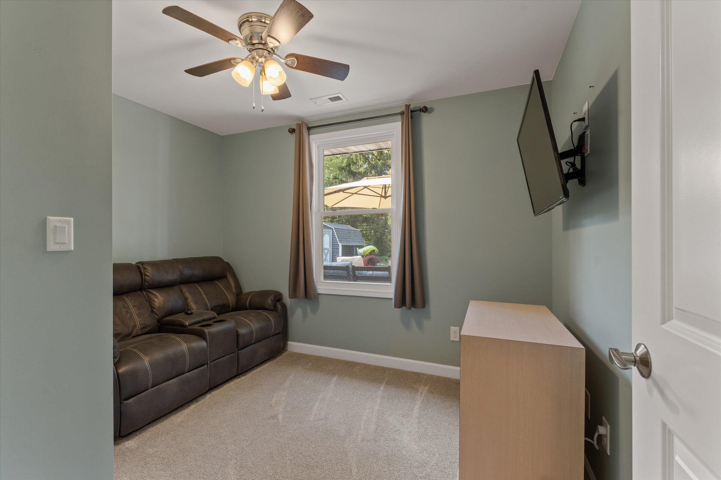 21684 Channel Parkway Property Photo 23