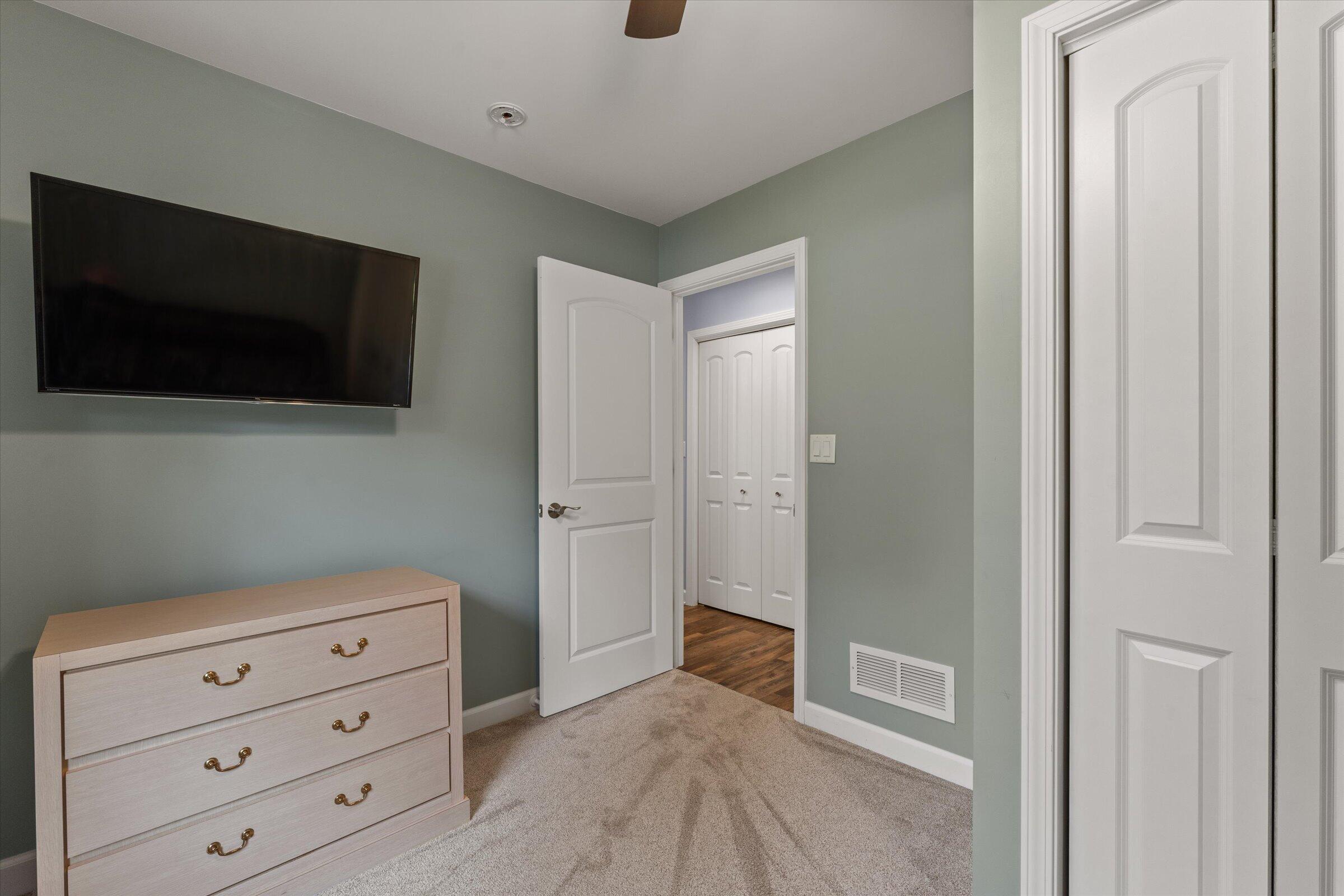 21684 Channel Parkway Property Photo 24