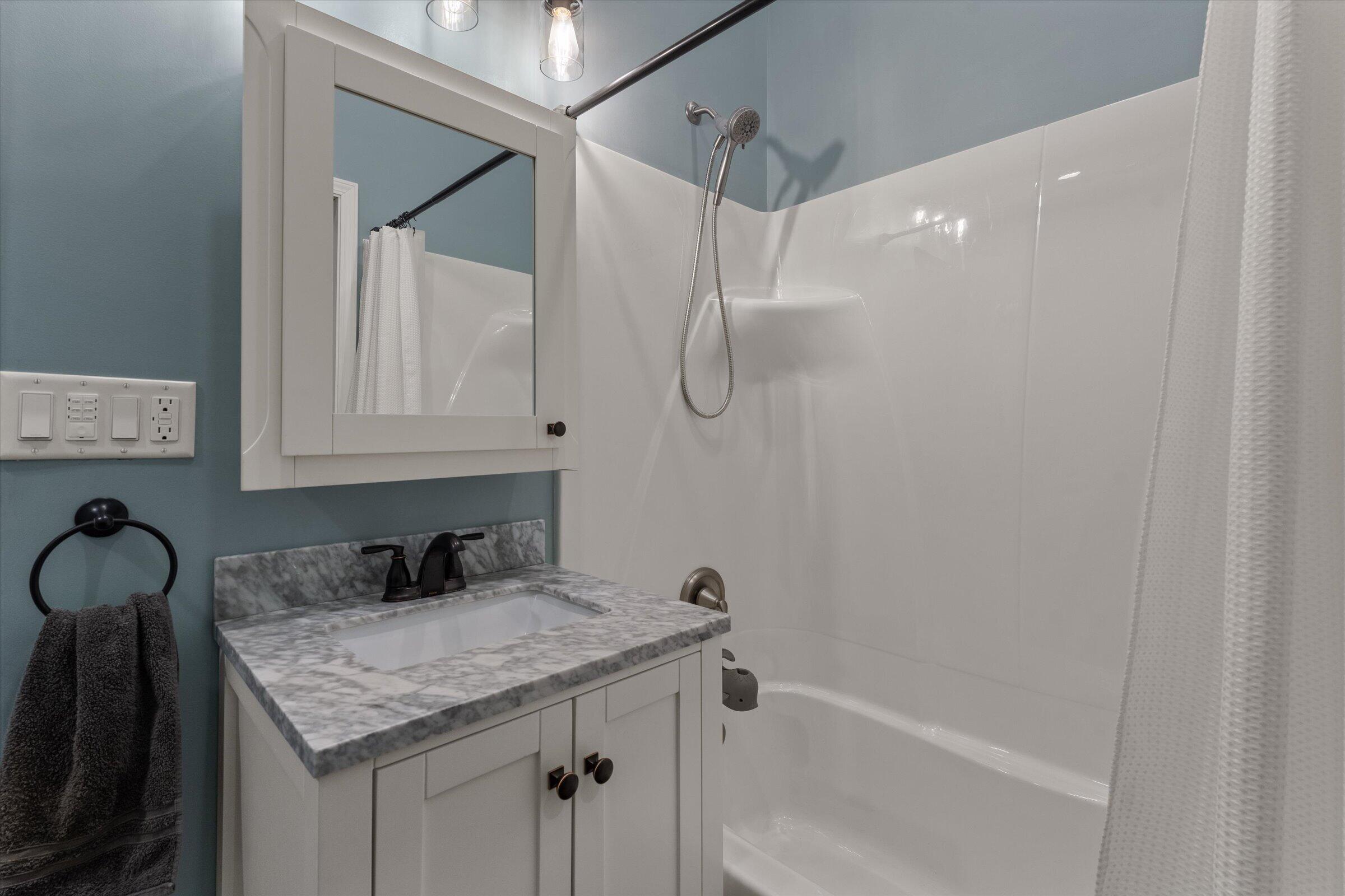 21684 Channel Parkway Property Photo 25