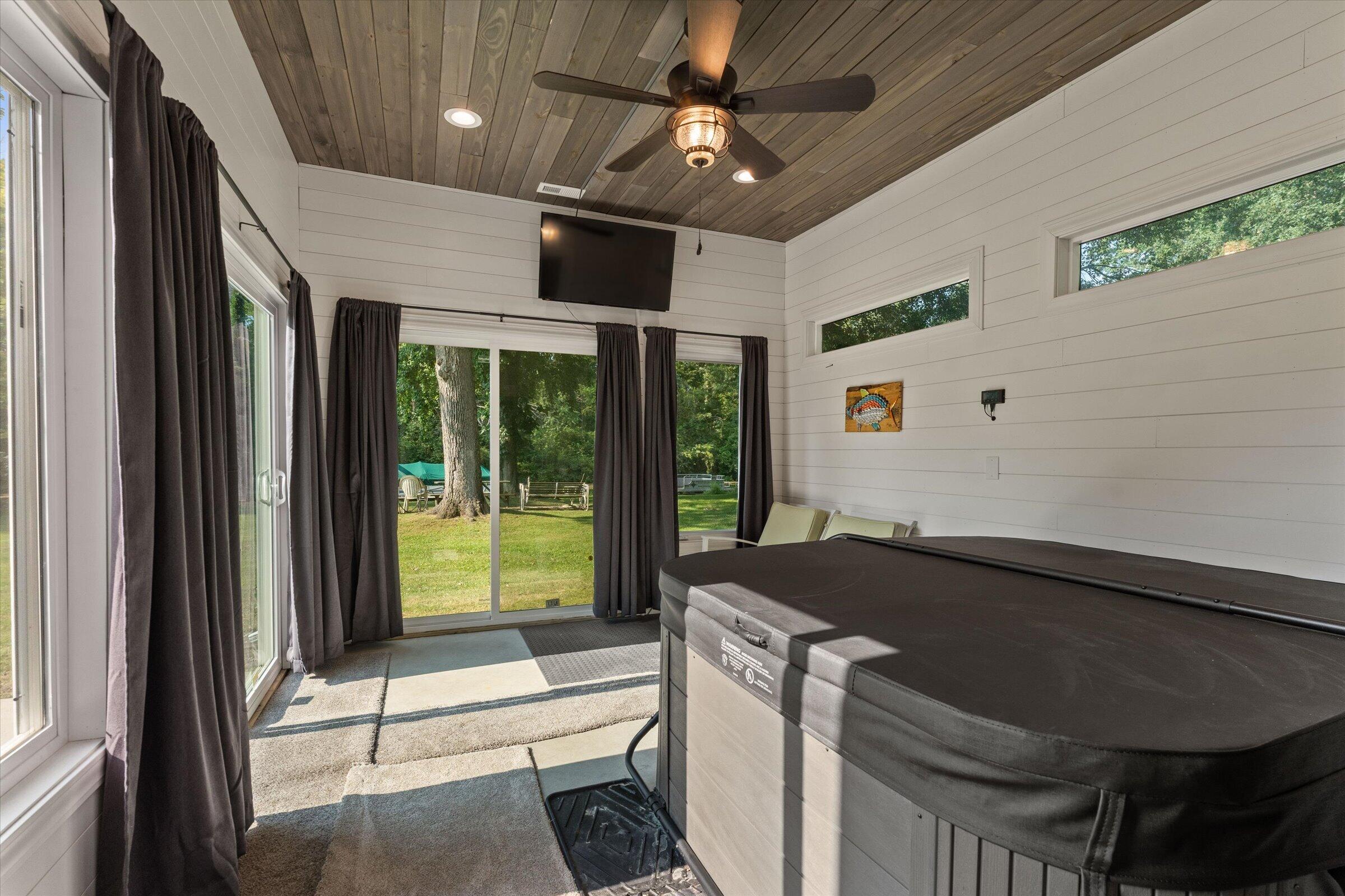21684 Channel Parkway Property Photo 28
