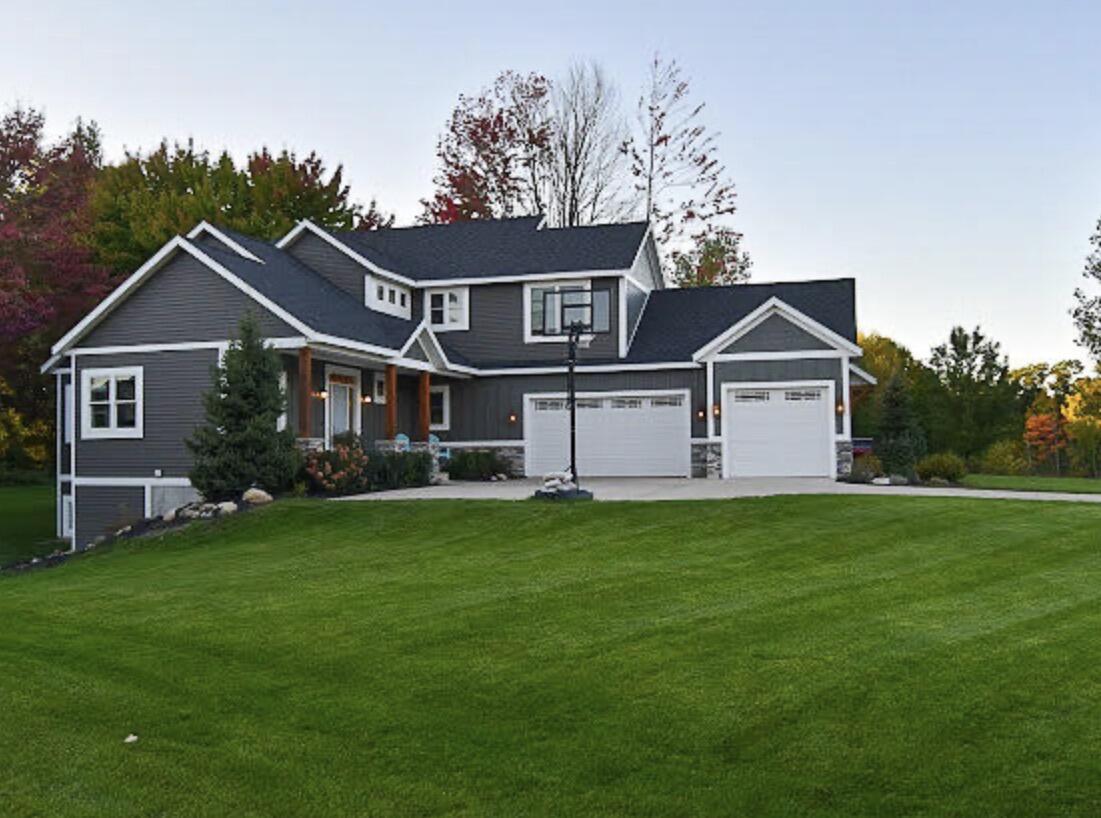 6699 Summer Meadows Drive Ne Property Photo 1