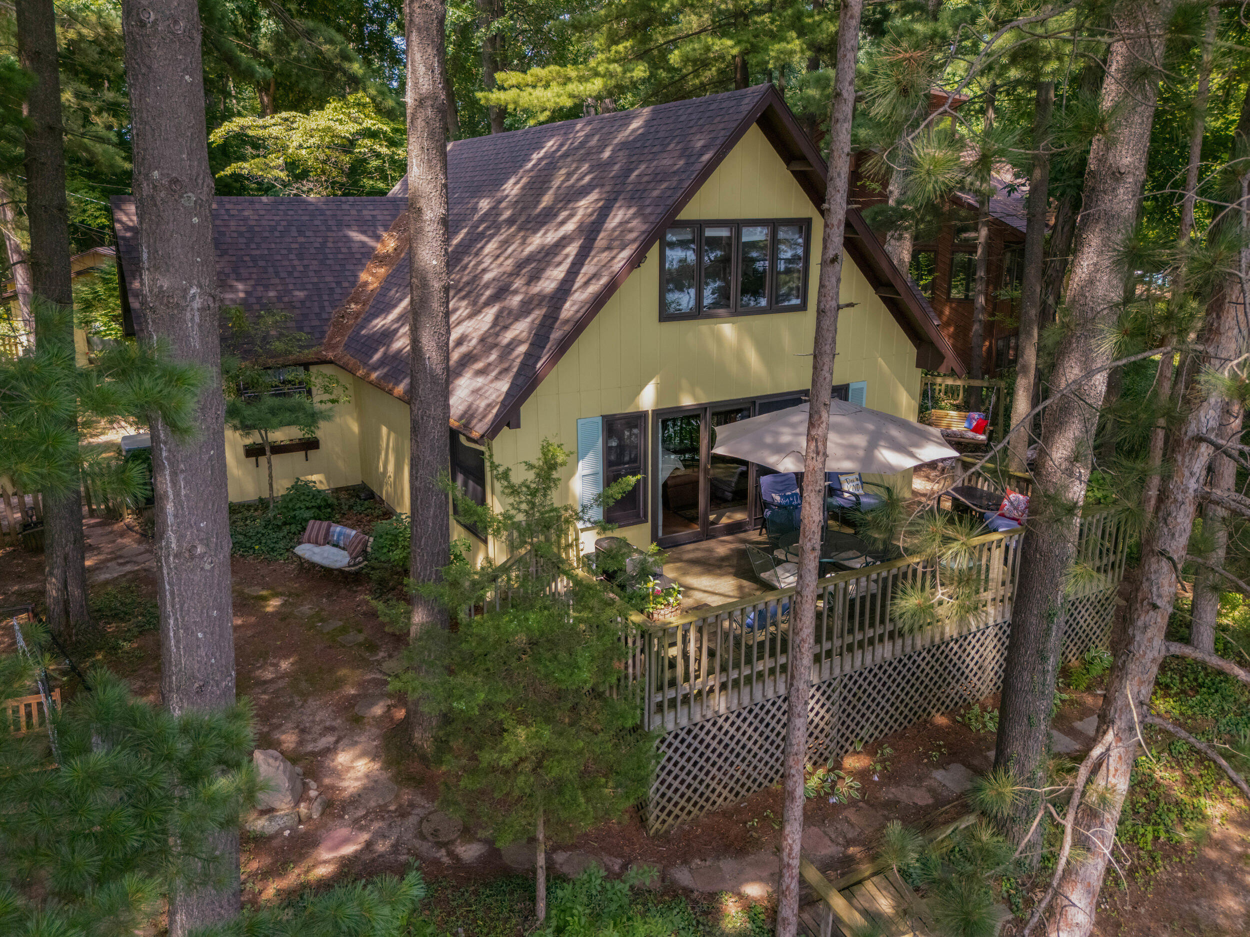 1890 Hemlock Crest Drive Property Photo 1