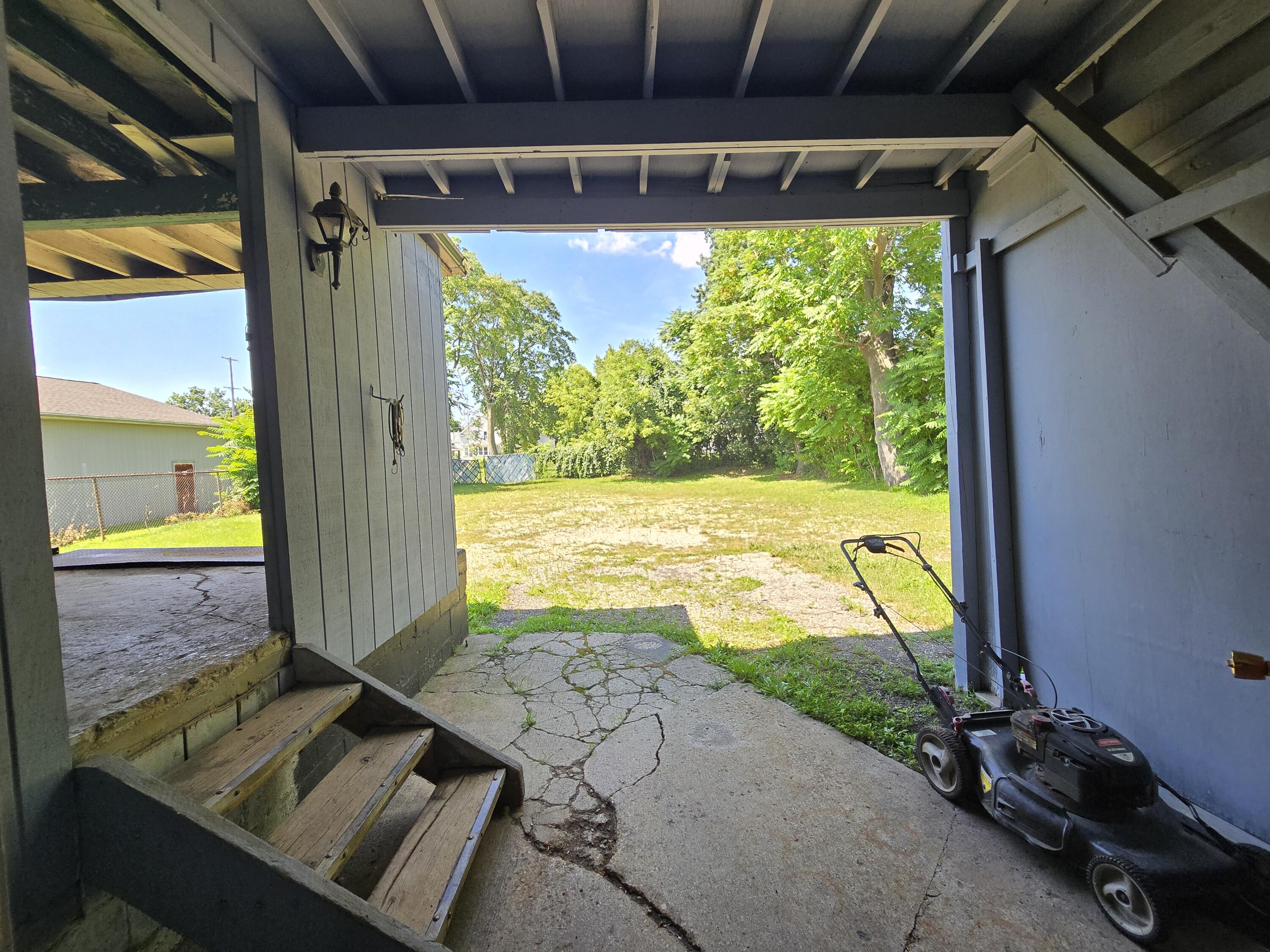 608 E Pearl Street Property Photo 40