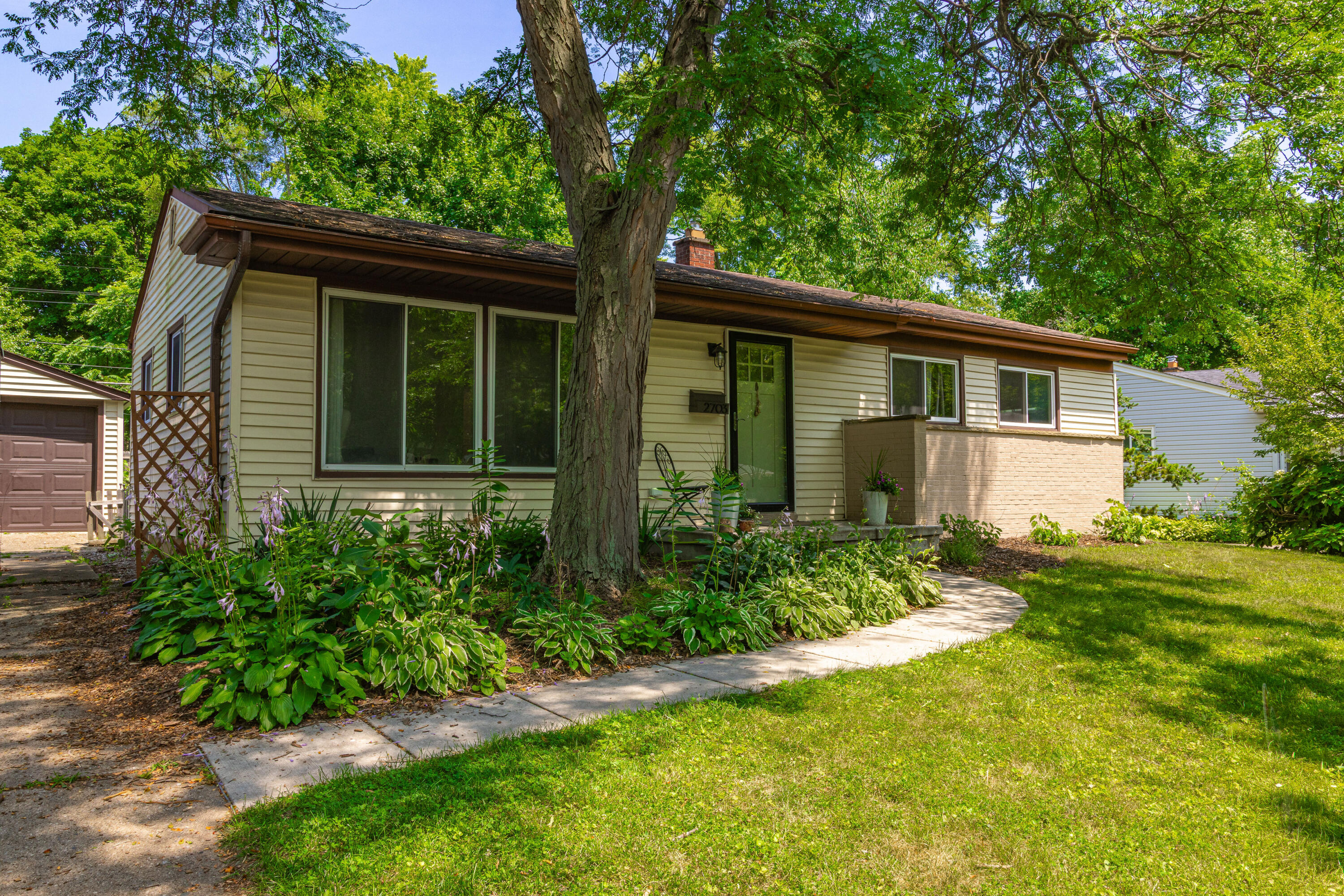 2703 Towner Boulevard Property Photo 1