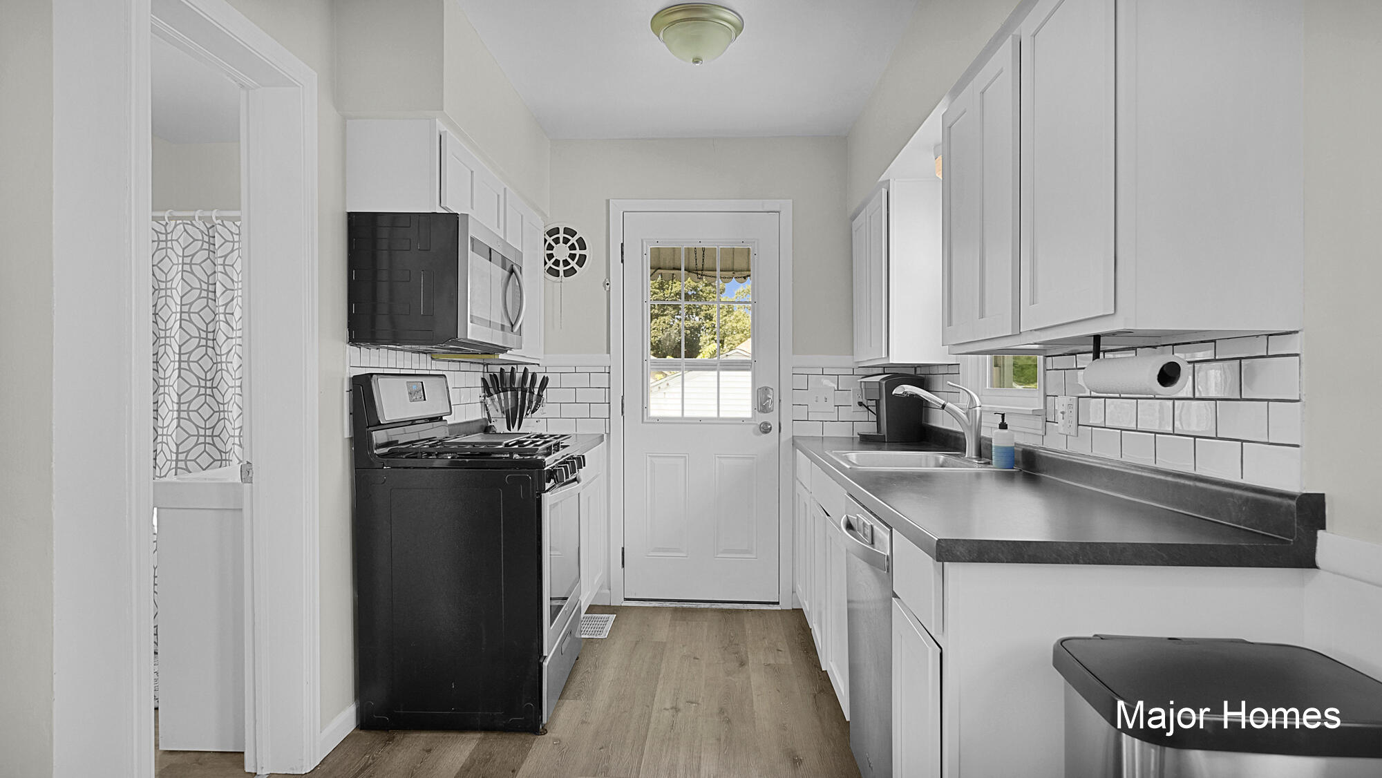 1229 Dickinson Street Se Property Photo 10