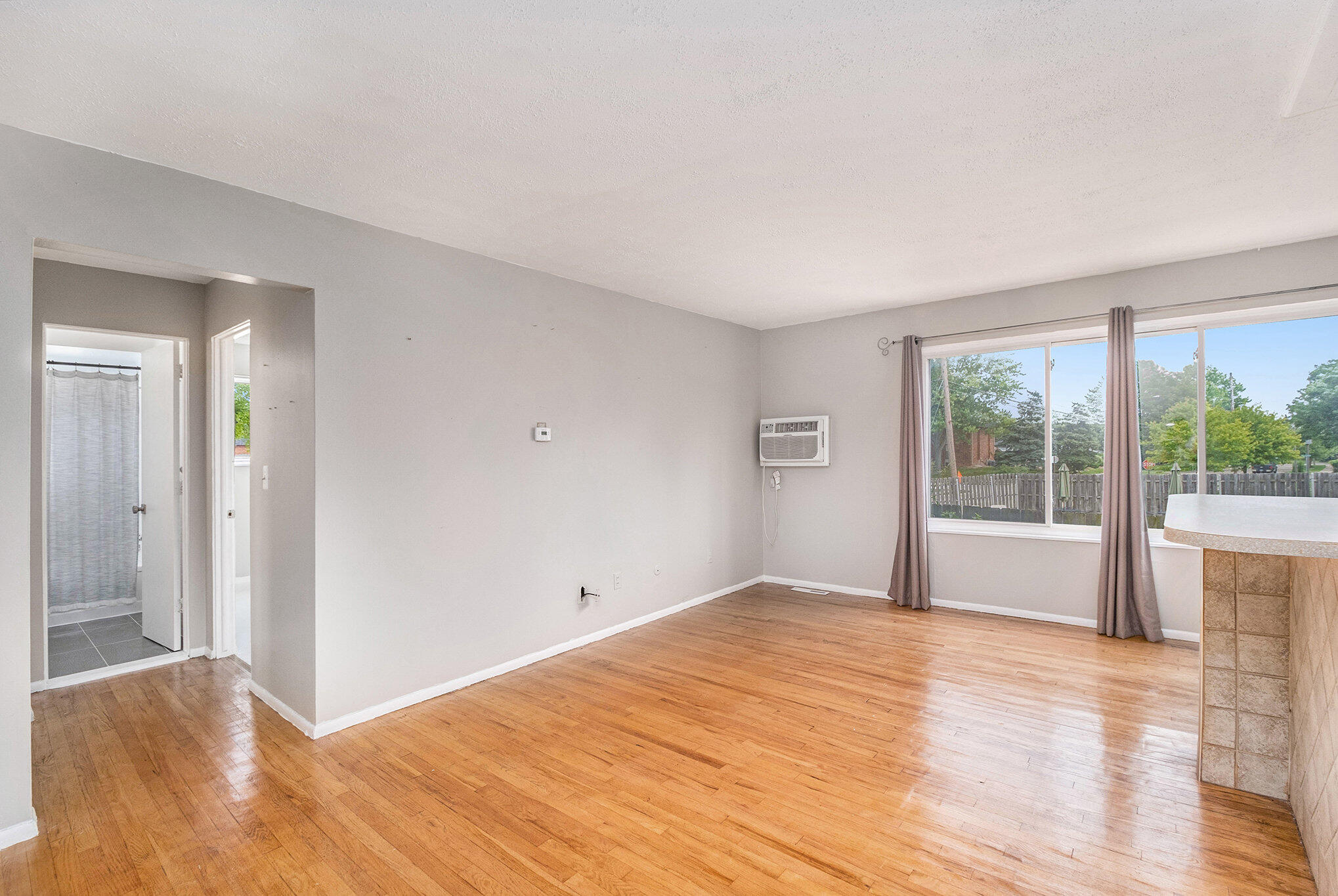 4910 Briarwood Avenue A3 Property Photo 6