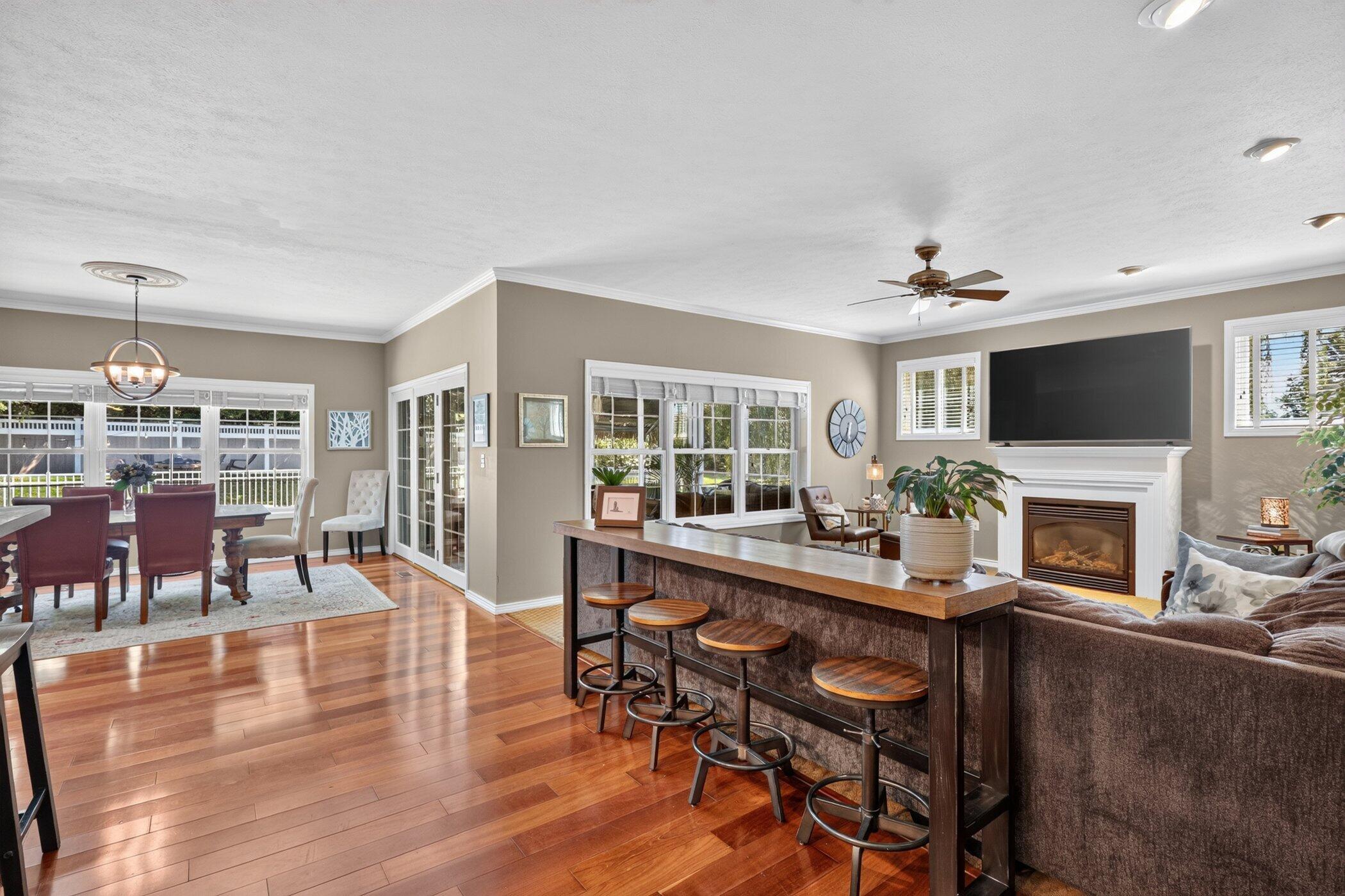 15 Longmeadow Lane Property Photo 2